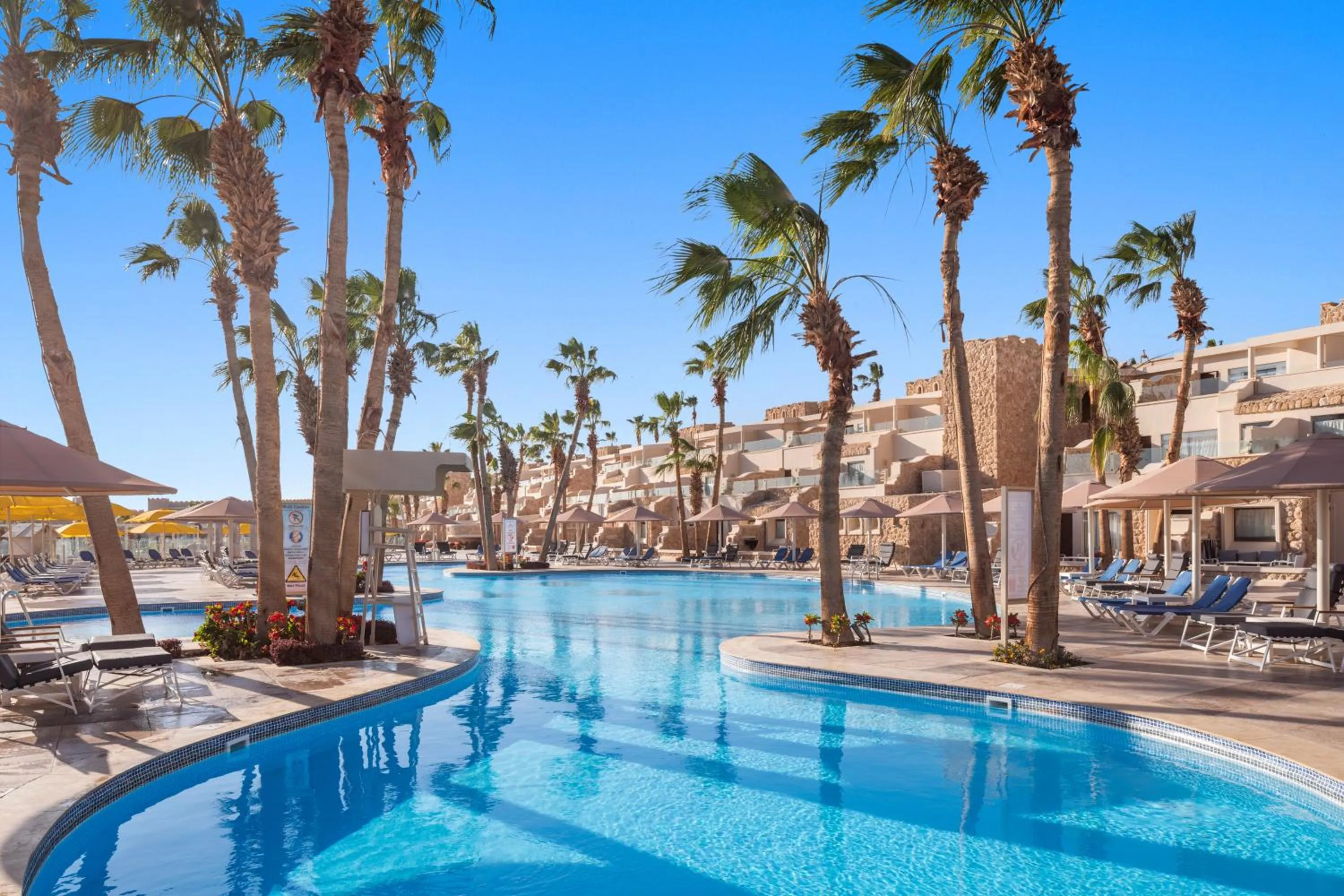 Swimming pool in Pickalbatros Citadel Resort Sahl Hasheesh