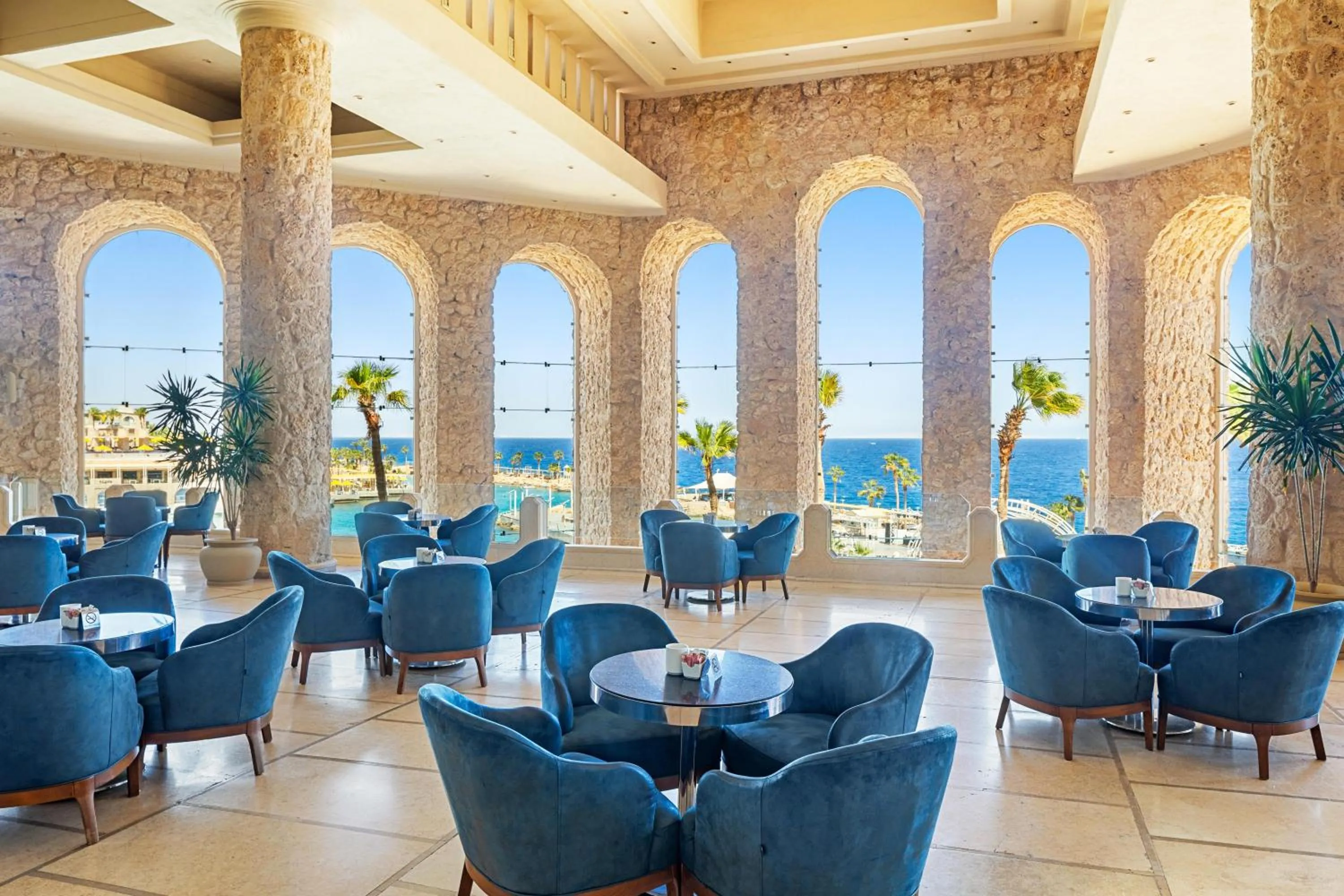 Lounge or bar in Pickalbatros Citadel Resort Sahl Hasheesh