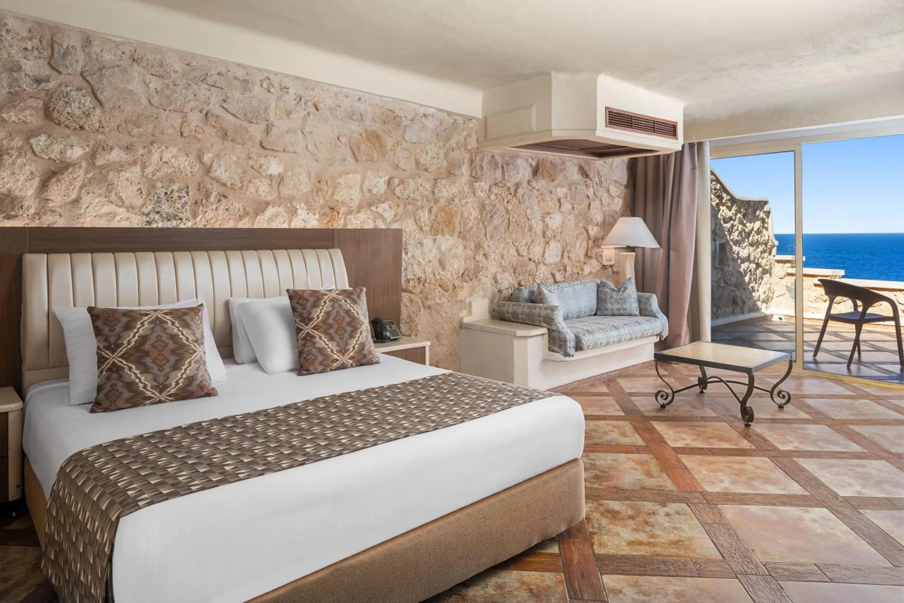 Bed in Pickalbatros Citadel Resort Sahl Hasheesh