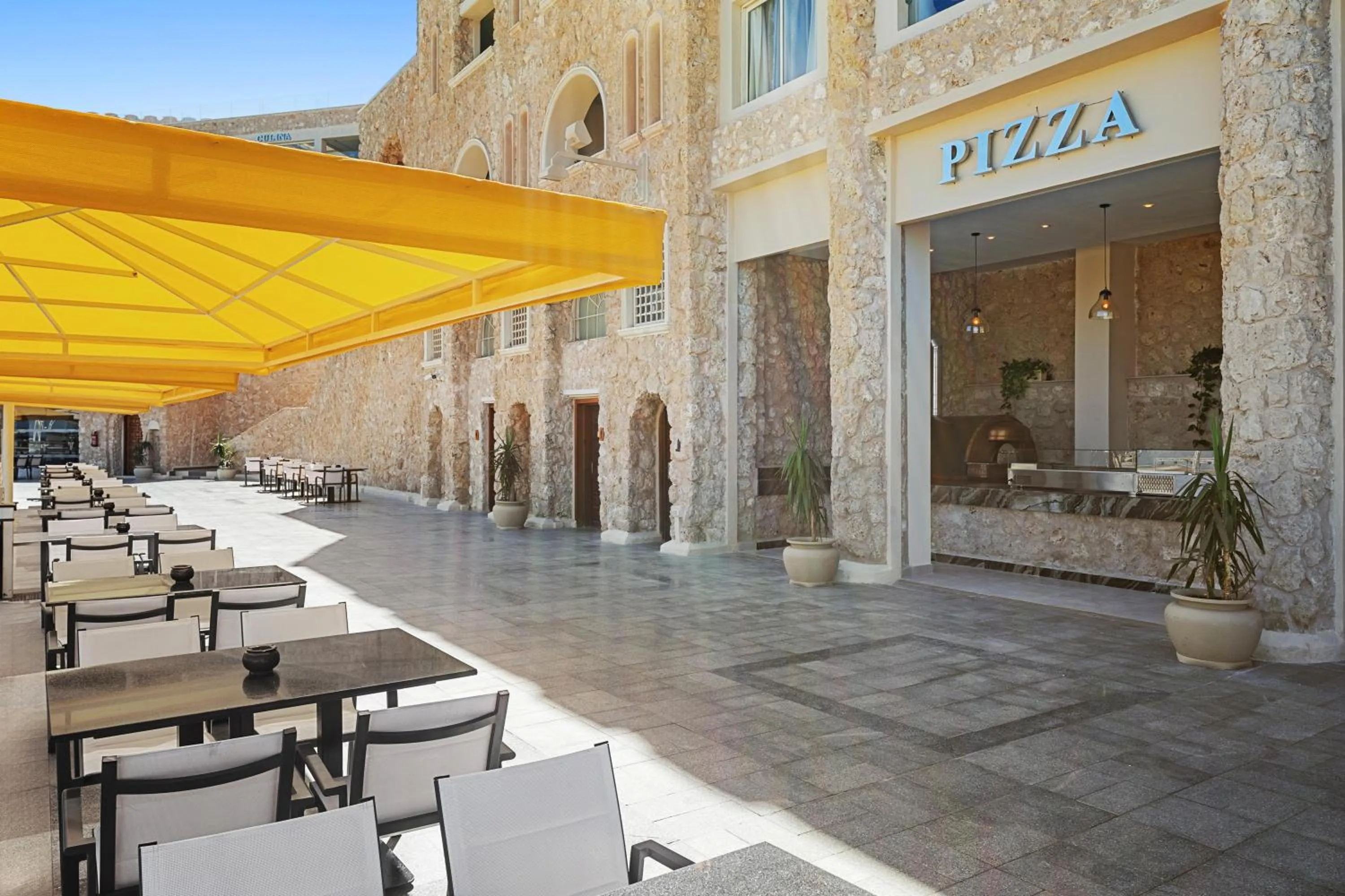 Restaurant/places to eat in Pickalbatros Citadel Resort Sahl Hasheesh