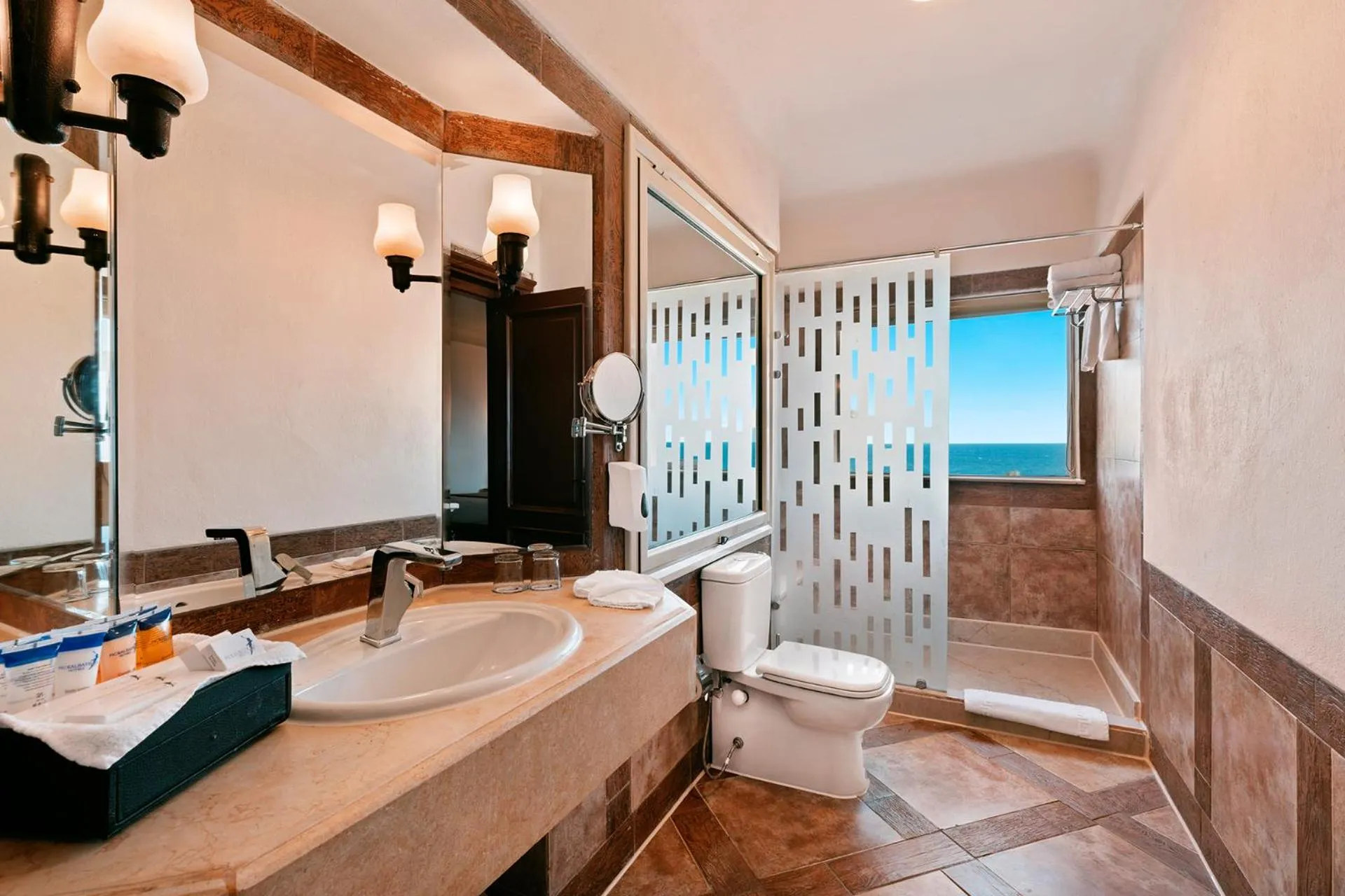 Toilet in Pickalbatros Citadel Resort Sahl Hasheesh