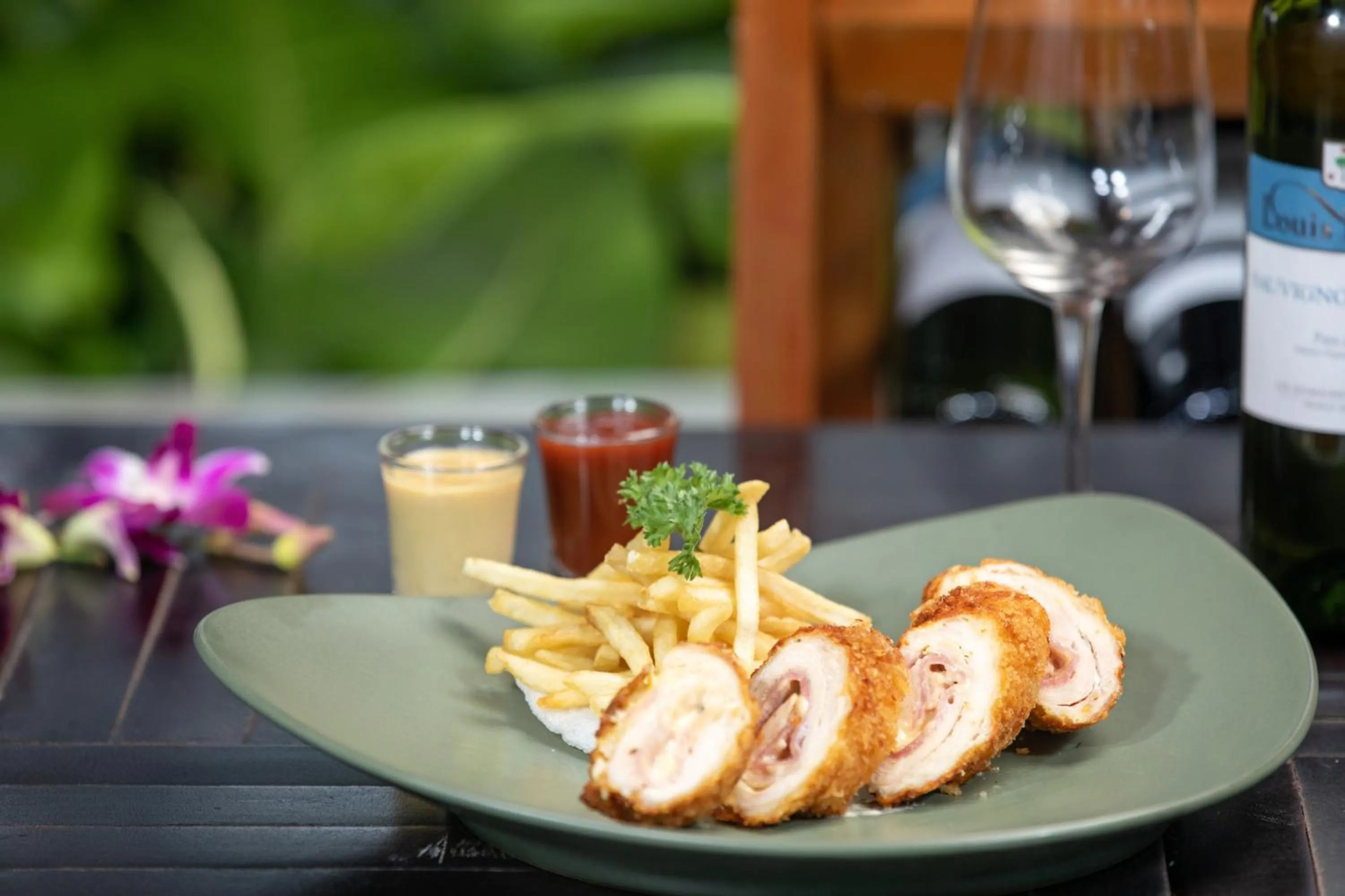 Restaurant/places to eat in The Oasis Harbor