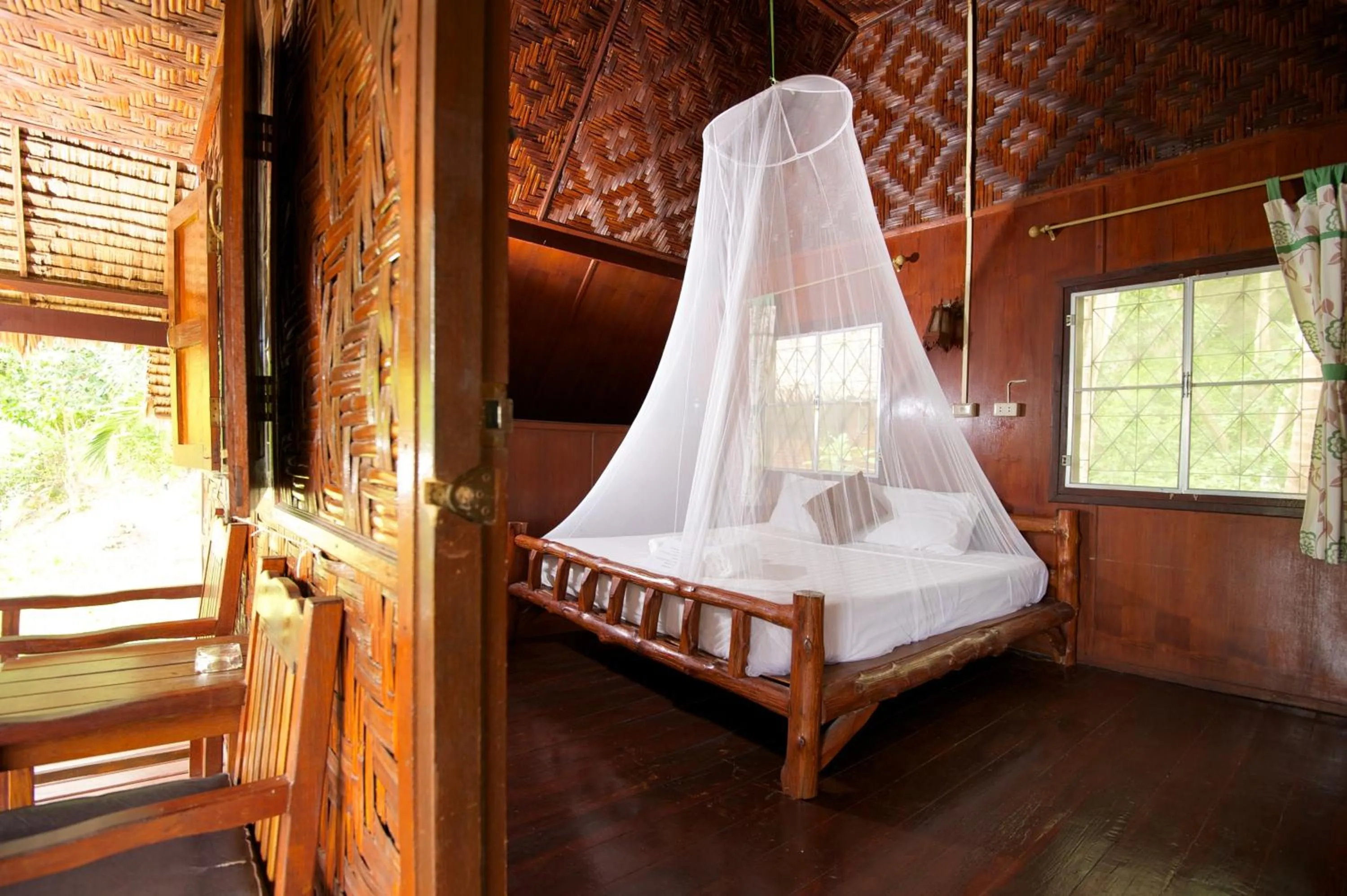 Bedroom, Bed in Koh Tao Royal Resort