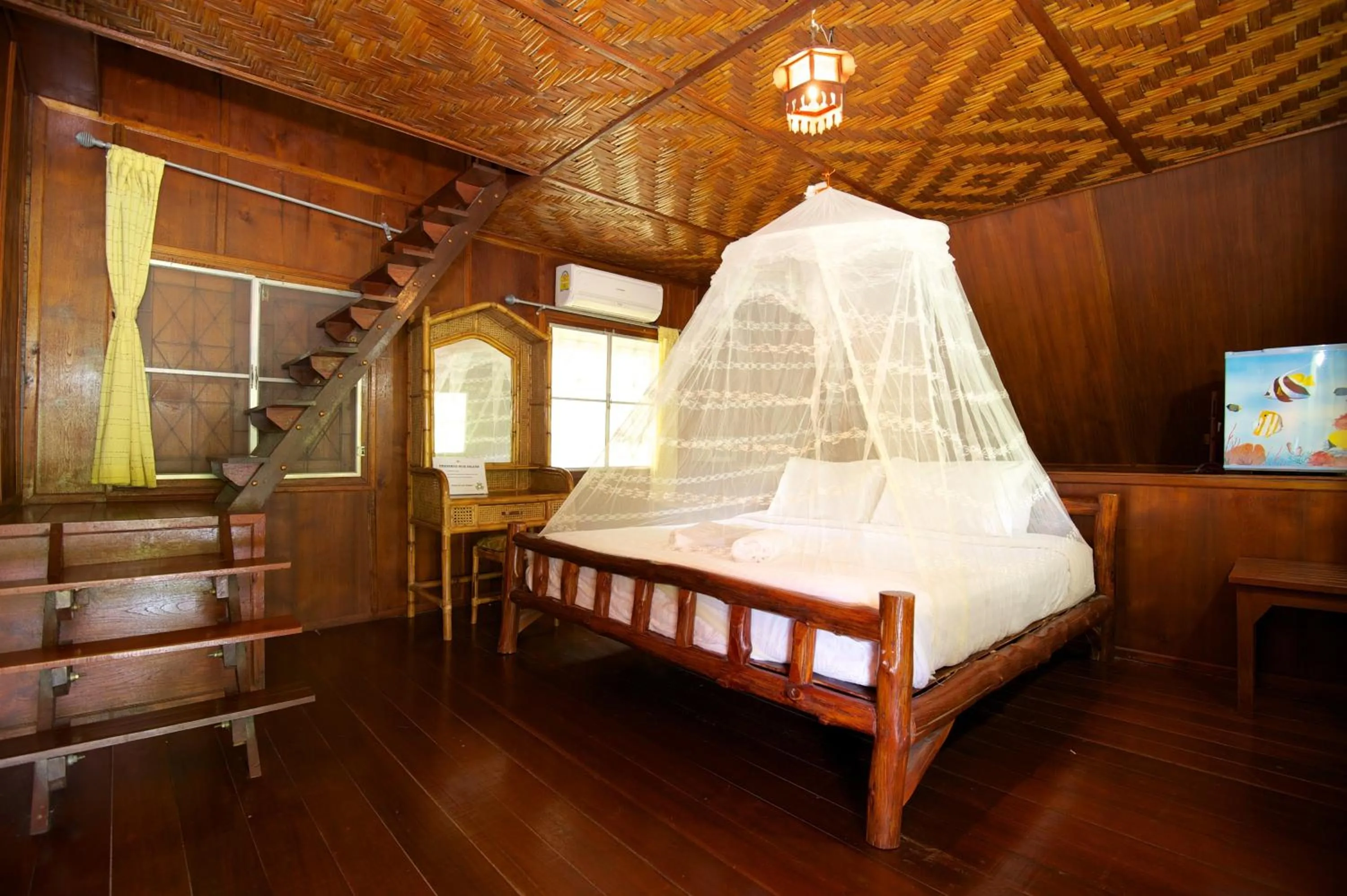 Bedroom, Bed in Koh Tao Royal Resort