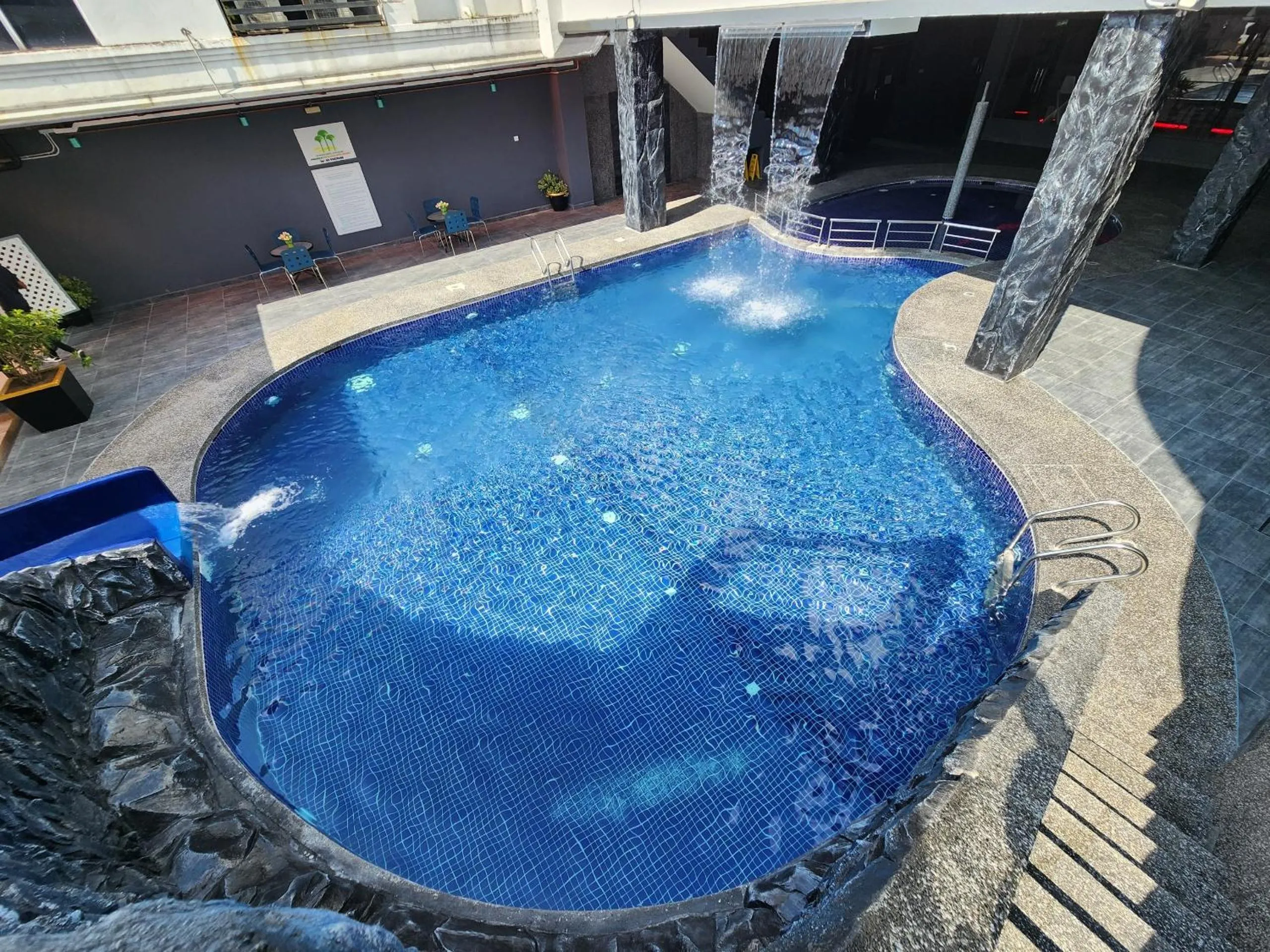 Swimming pool in De Palma Hotel Shah Alam