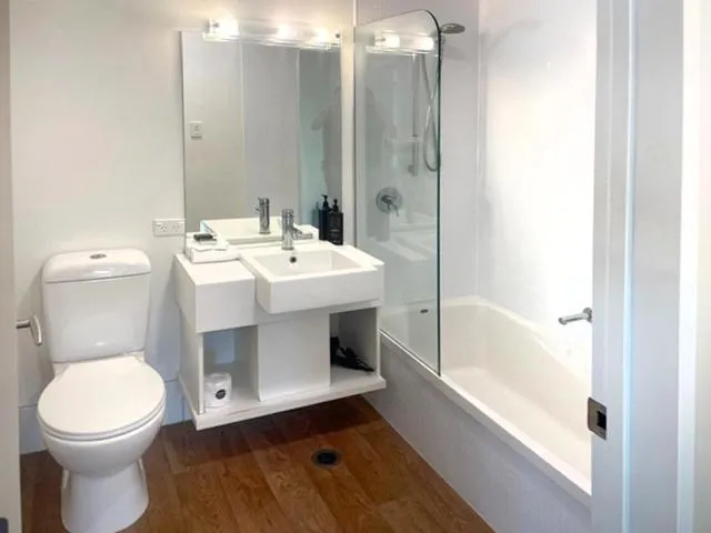 Navigate Seaside Hotel & Apartments