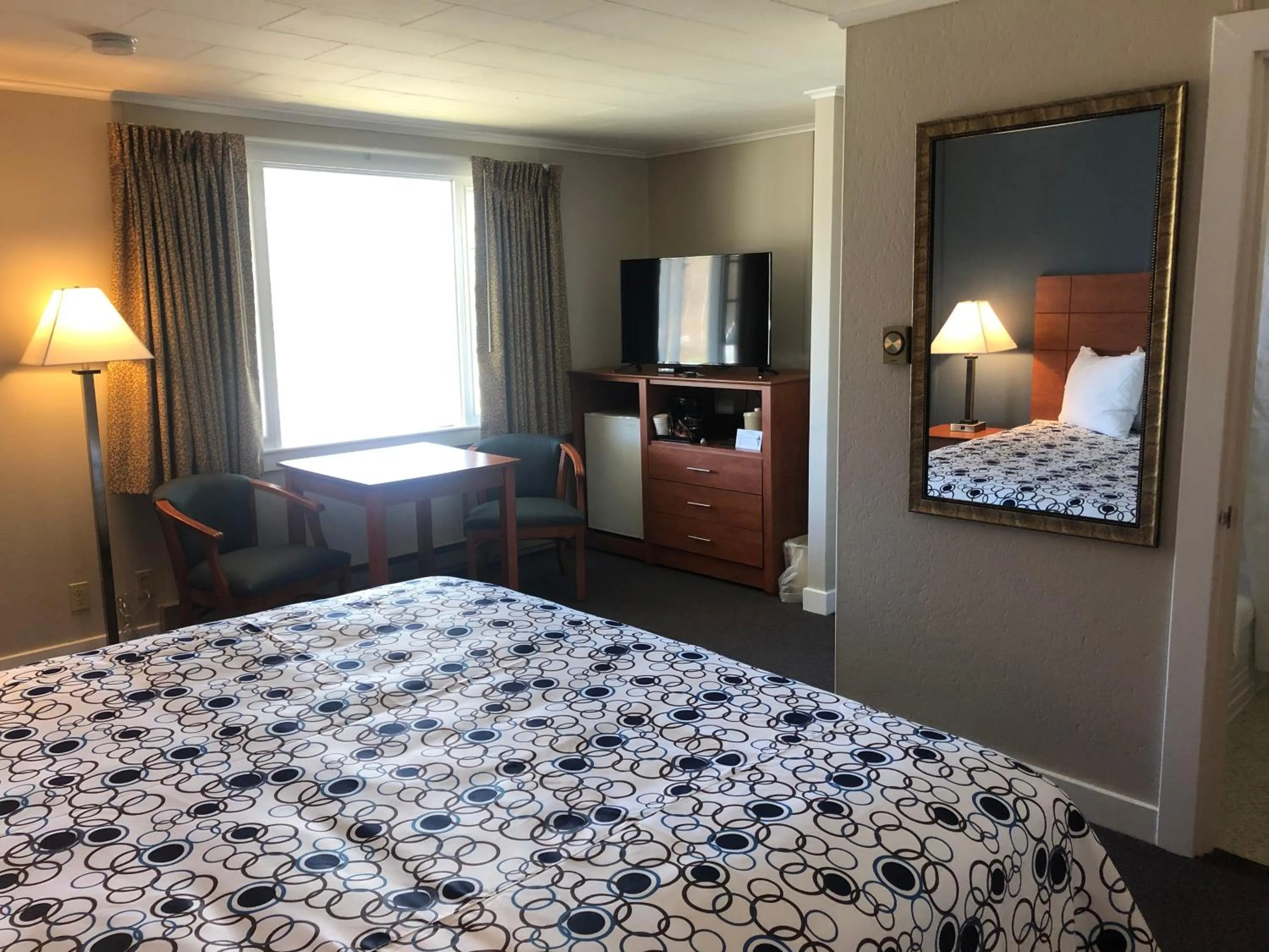 Bed in Edenbrook Motel