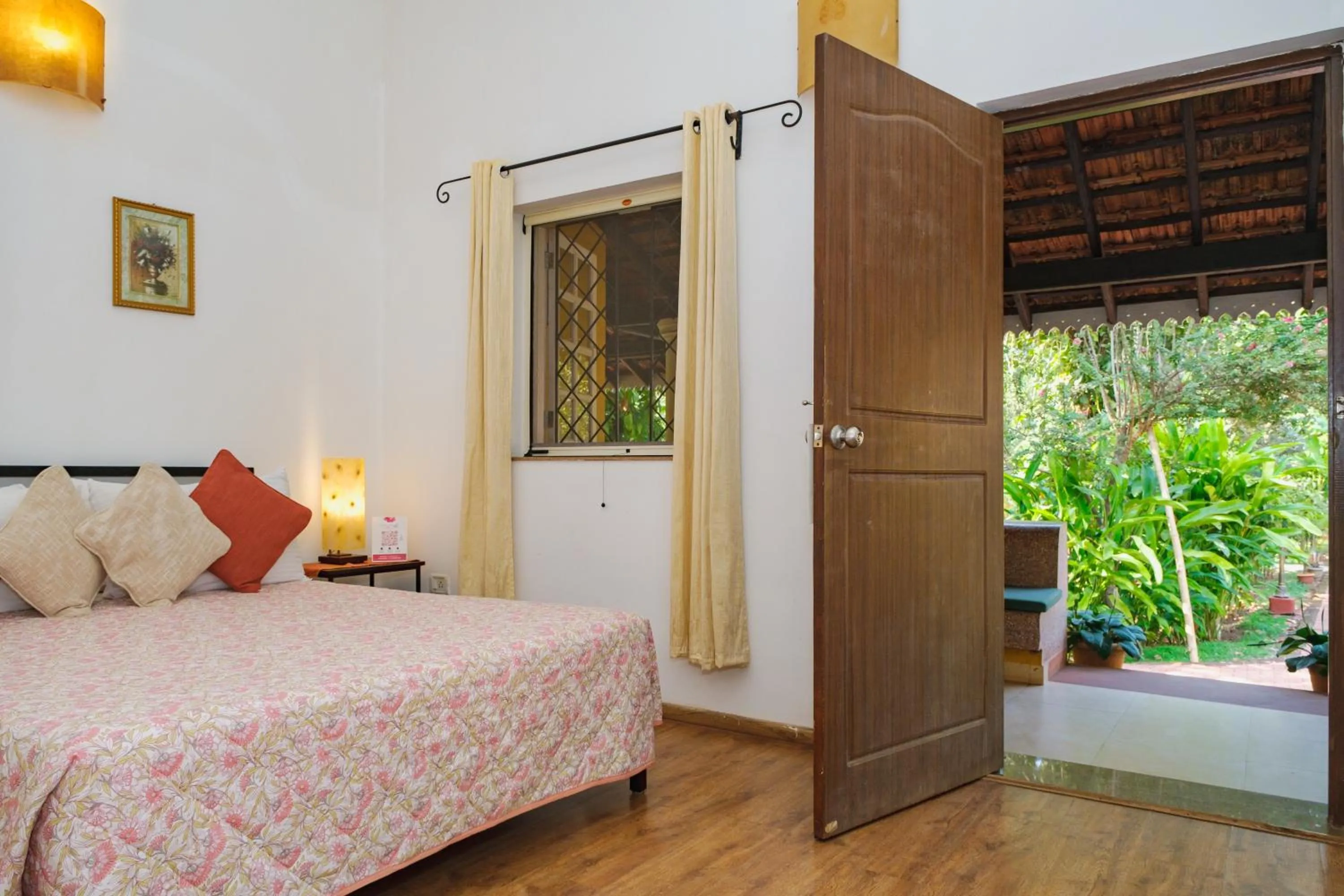 Photo of the whole room, Bed in Granpa's Inn Hotel Bougainvillea