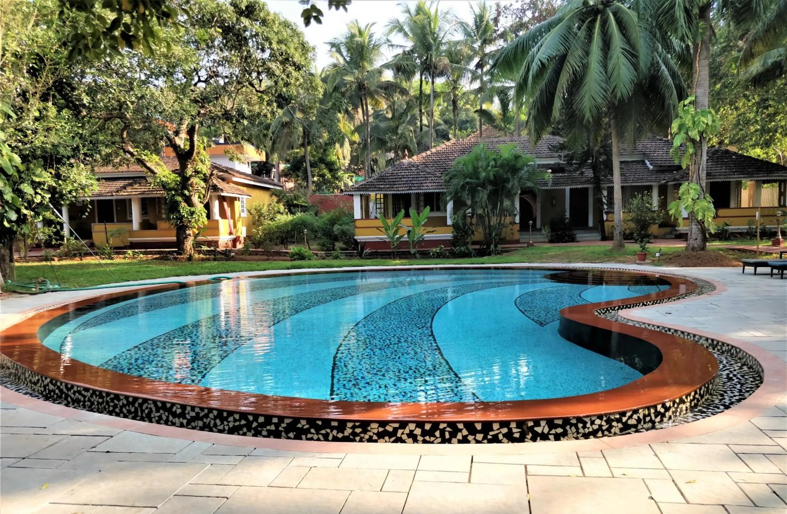Swimming pool in Granpa's Inn Hotel Bougainvillea