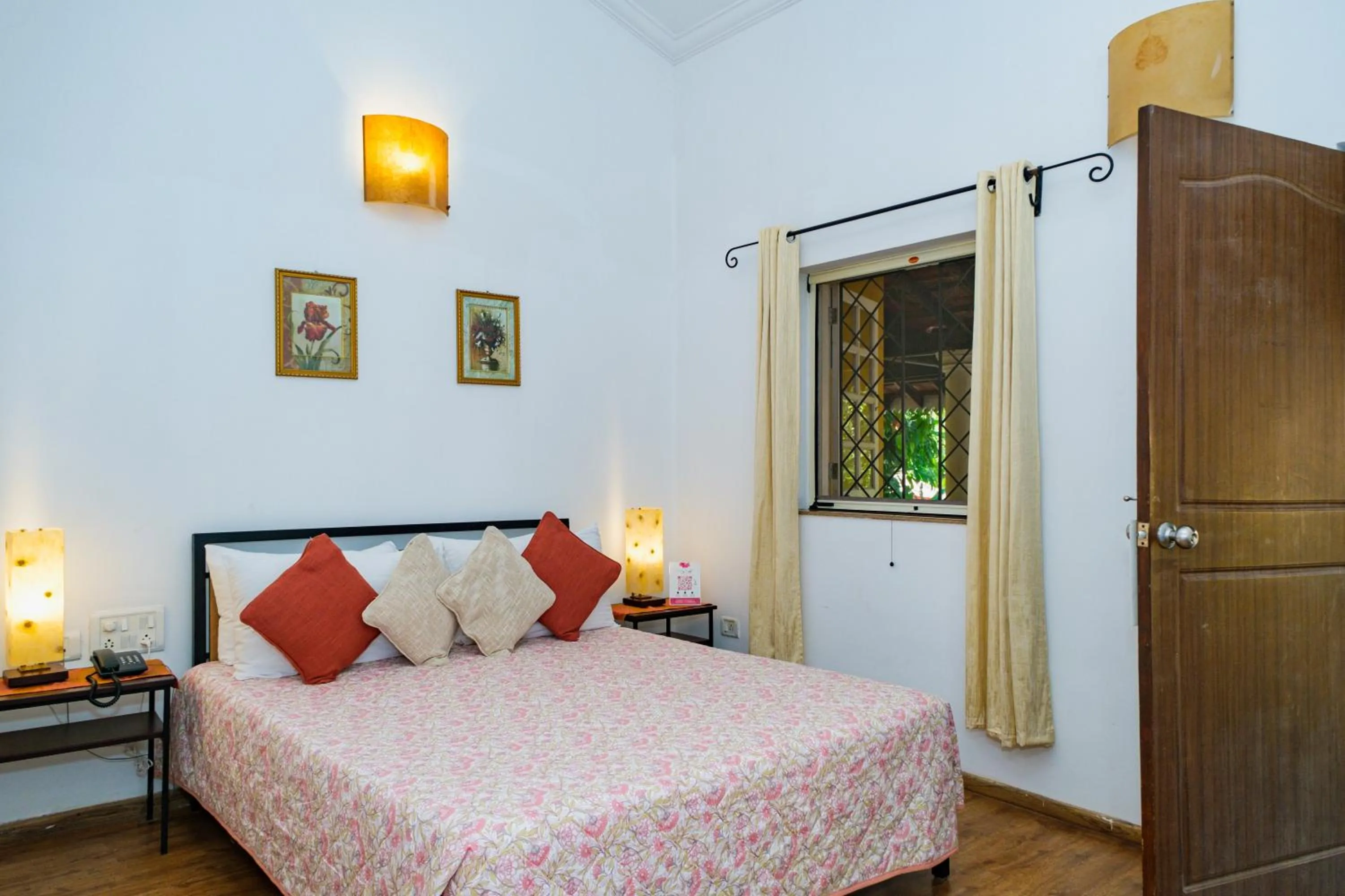 Photo of the whole room, Bed in Granpa's Inn Hotel Bougainvillea