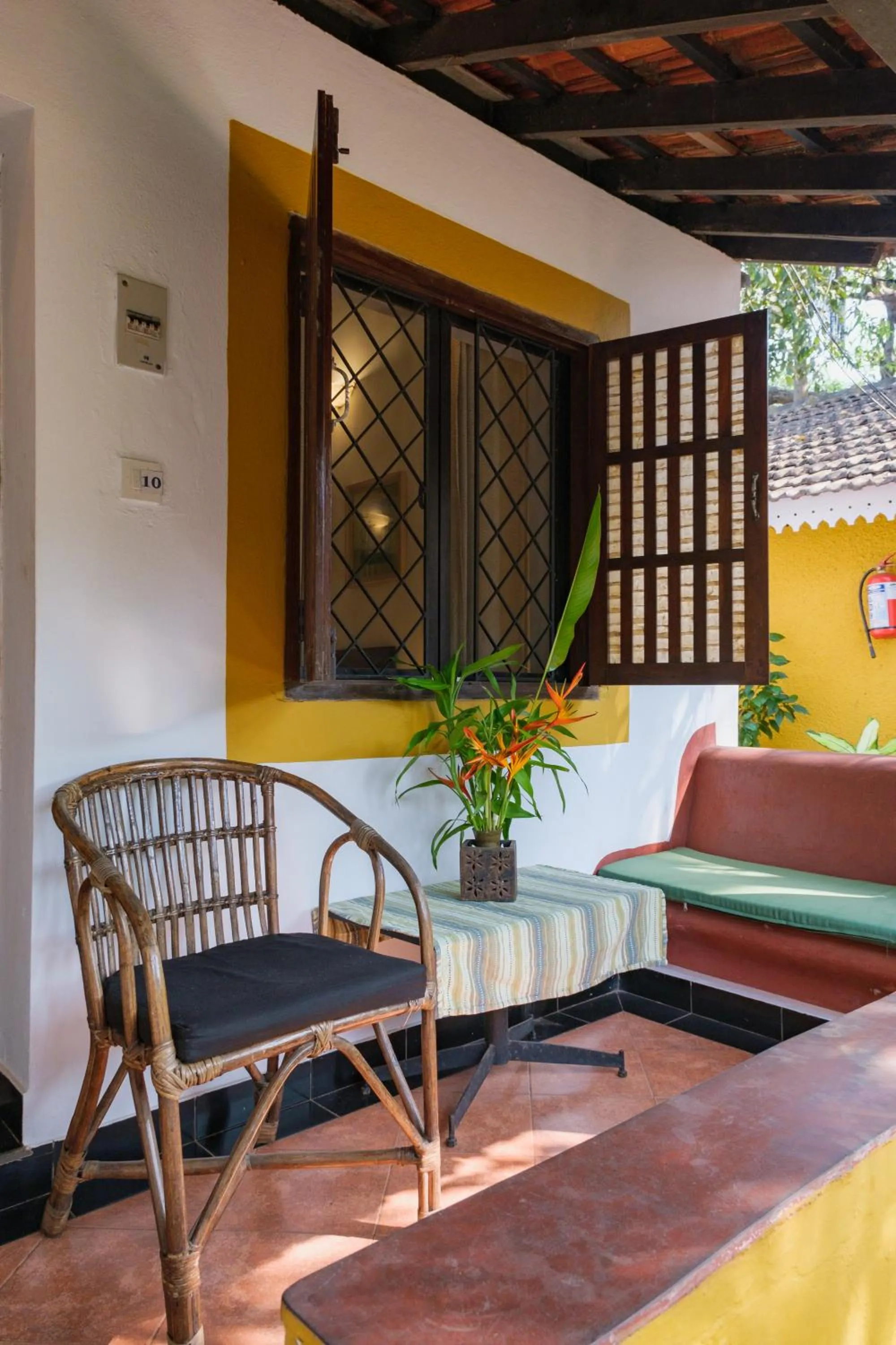 Seating area in Granpa's Inn Hotel Bougainvillea