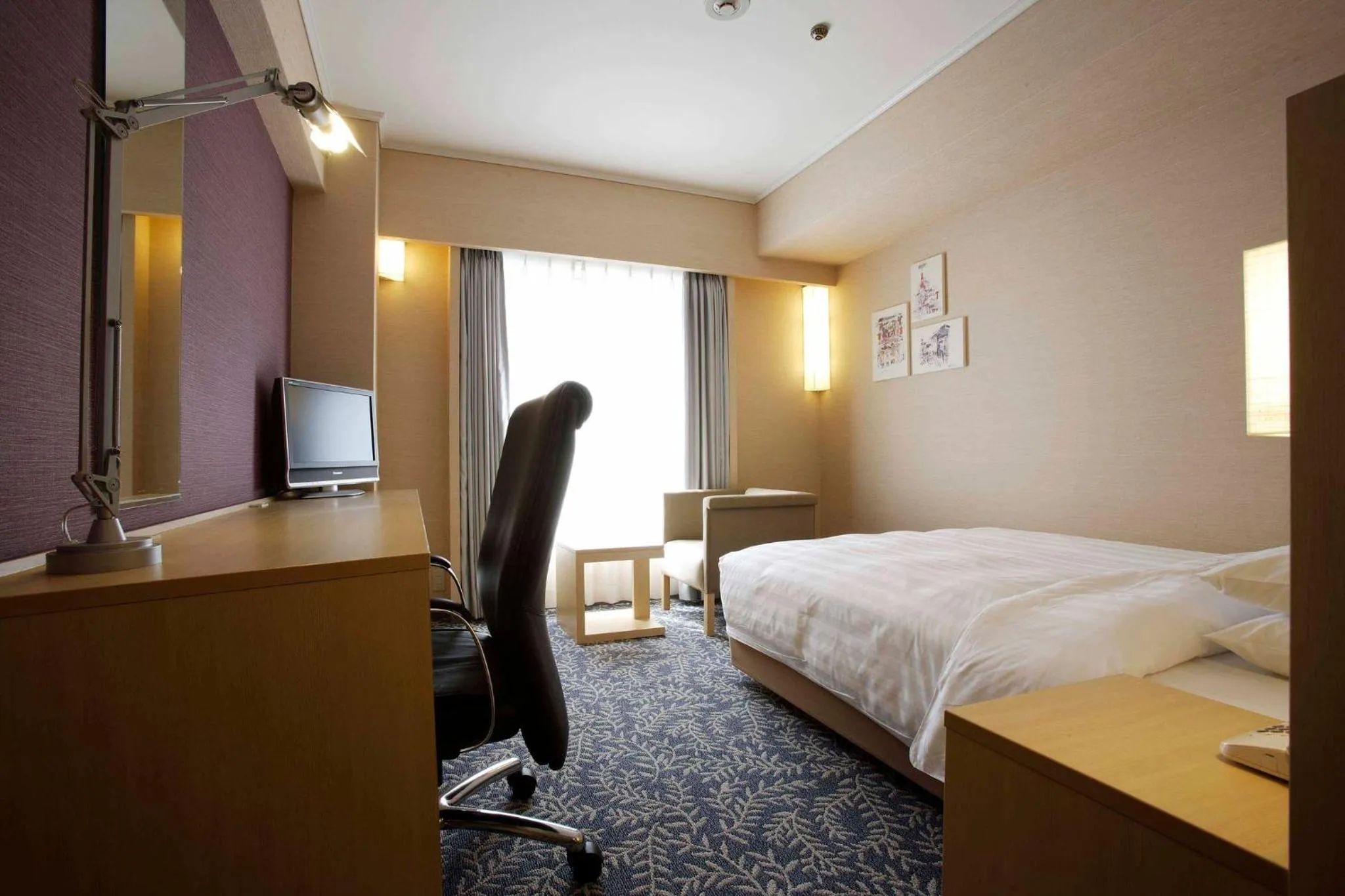 Photo of the whole room, Bed in RIHGA Royal Hotel Osaka, Vignette Collection by IHG