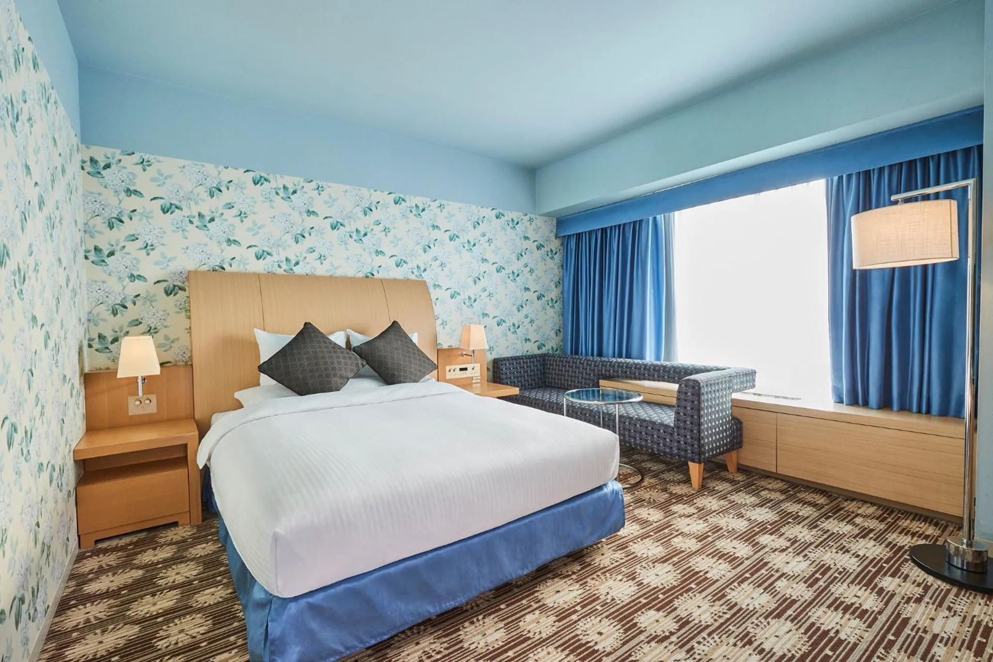 Photo of the whole room, Bed in RIHGA Royal Hotel Osaka, Vignette Collection by IHG