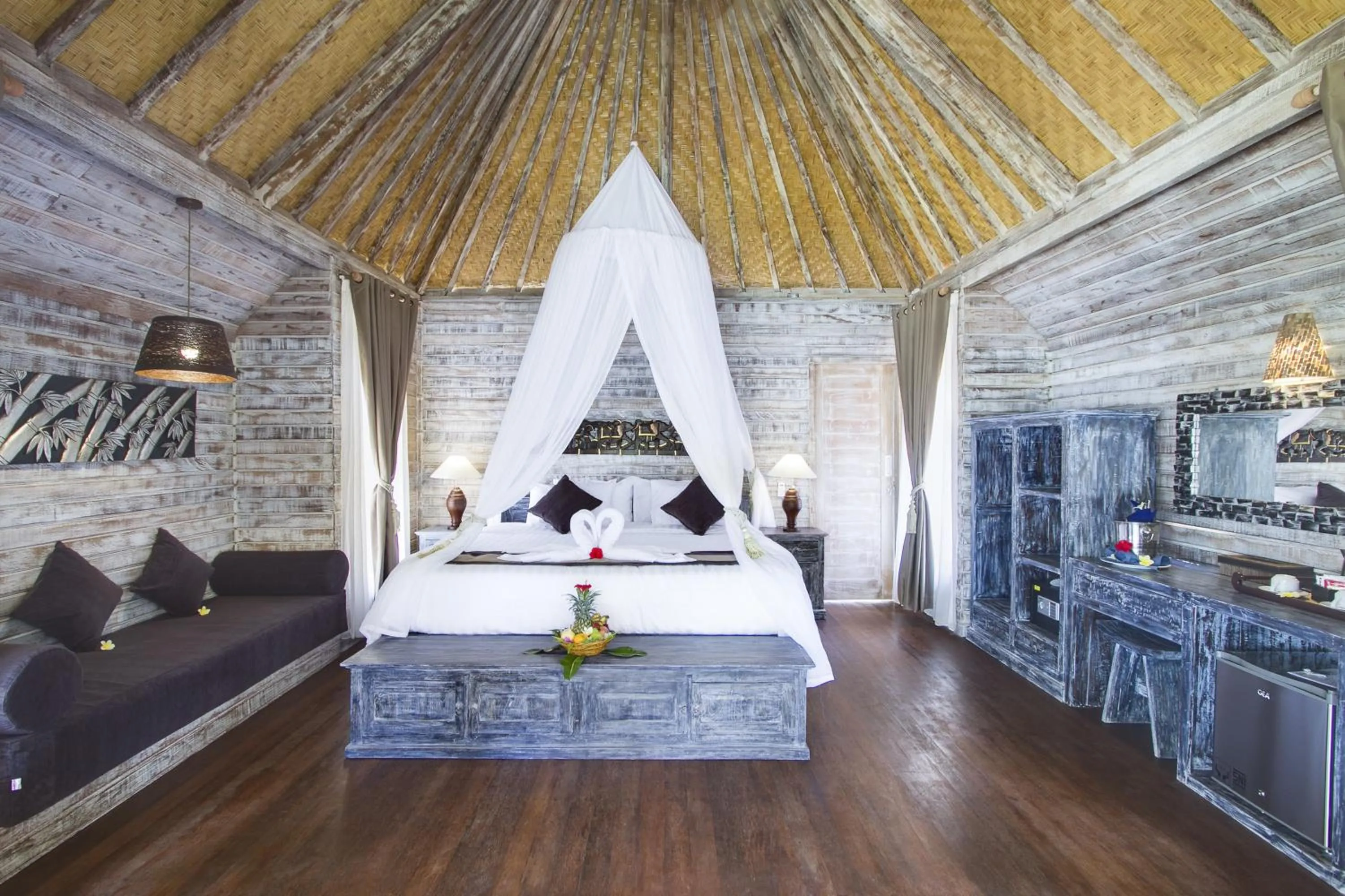 Photo of the whole room, Bed in The Palm Grove Villas