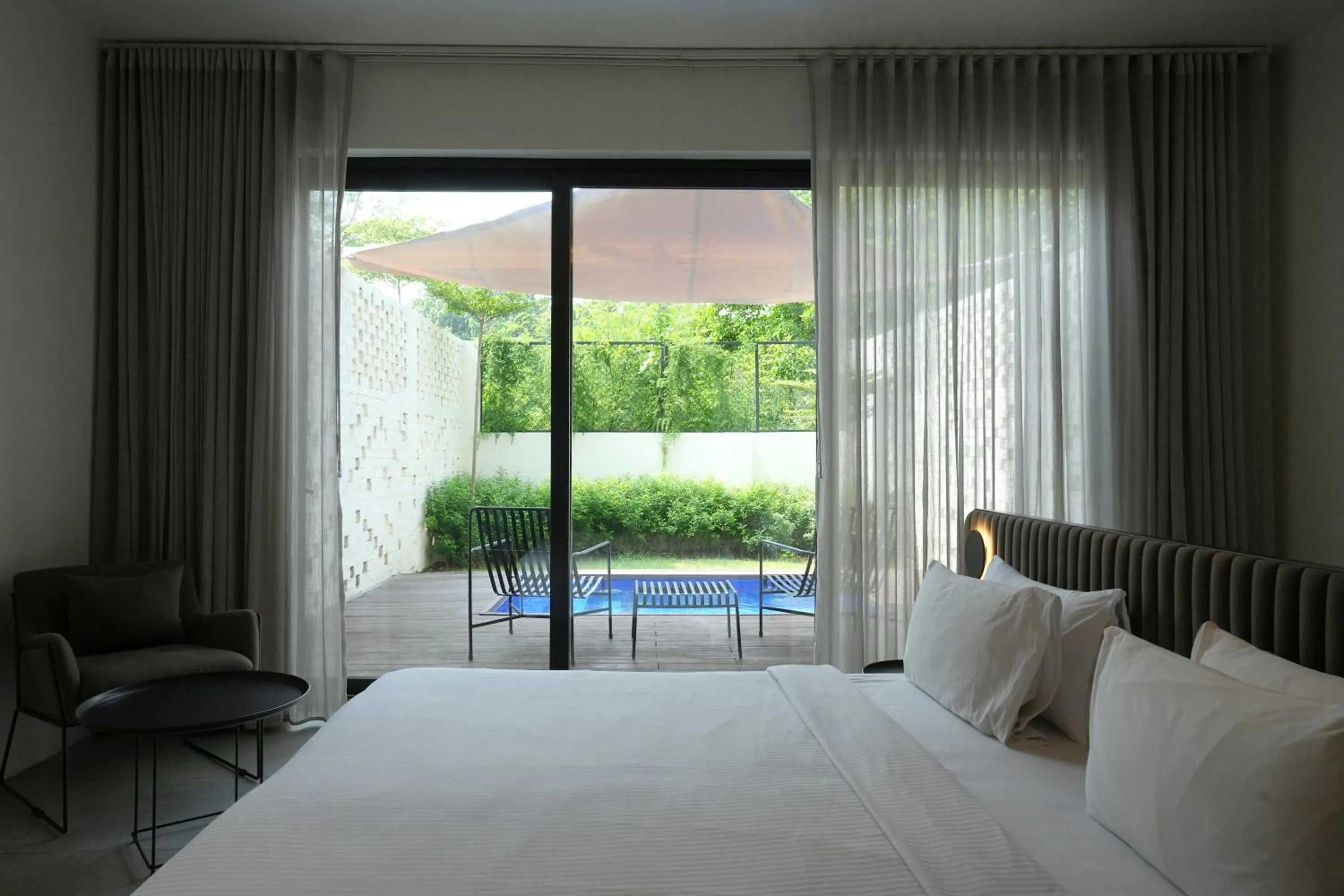 Bedroom, Bed in Resort Country Club, Manesar - WorldHotels Distinctive