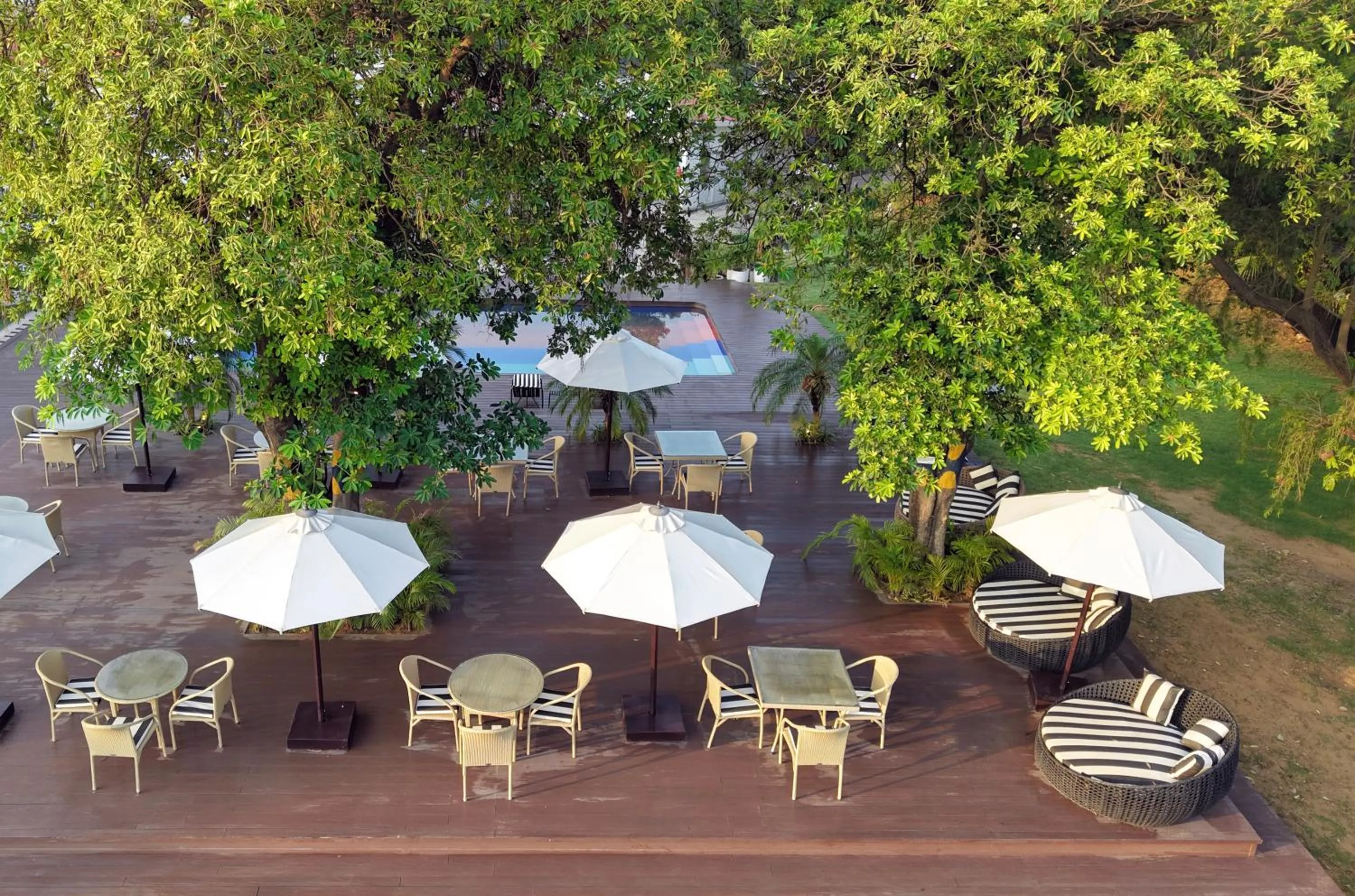 Swimming pool in Resort Country Club, Manesar - WorldHotels Distinctive