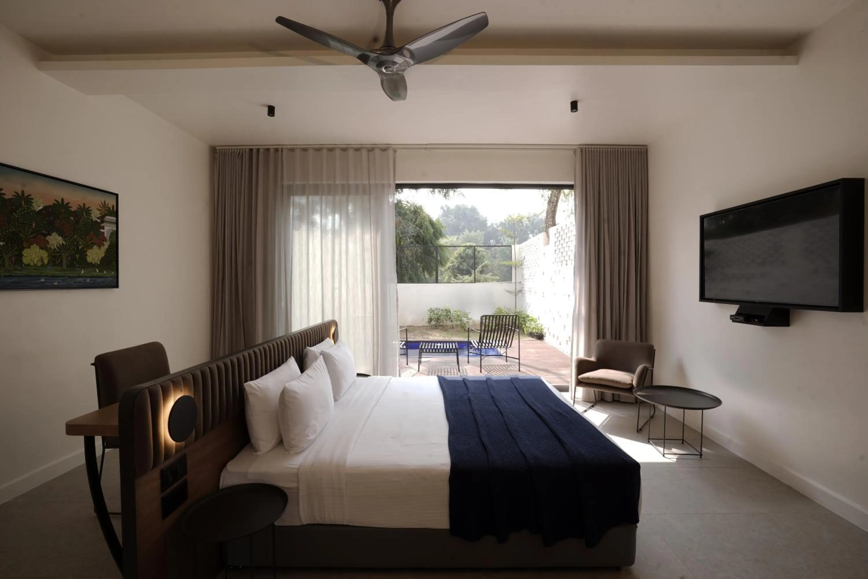 Bedroom, Bed in Resort Country Club, Manesar - WorldHotels Distinctive