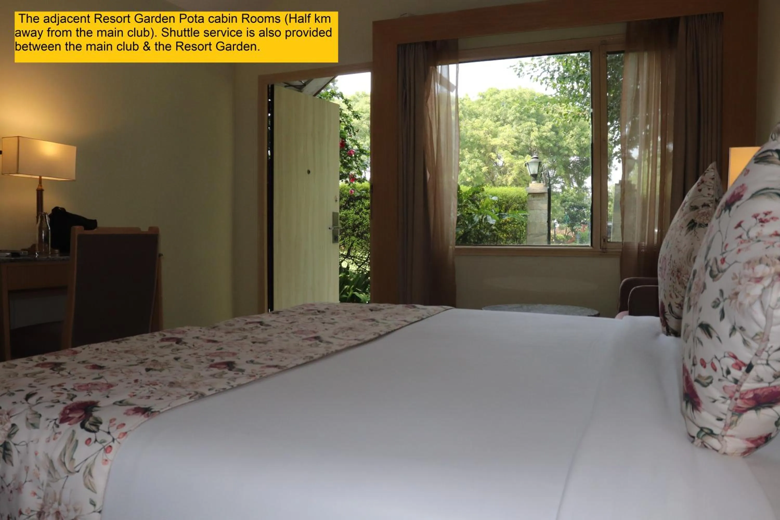 Bed in Best Western Resort Country Club