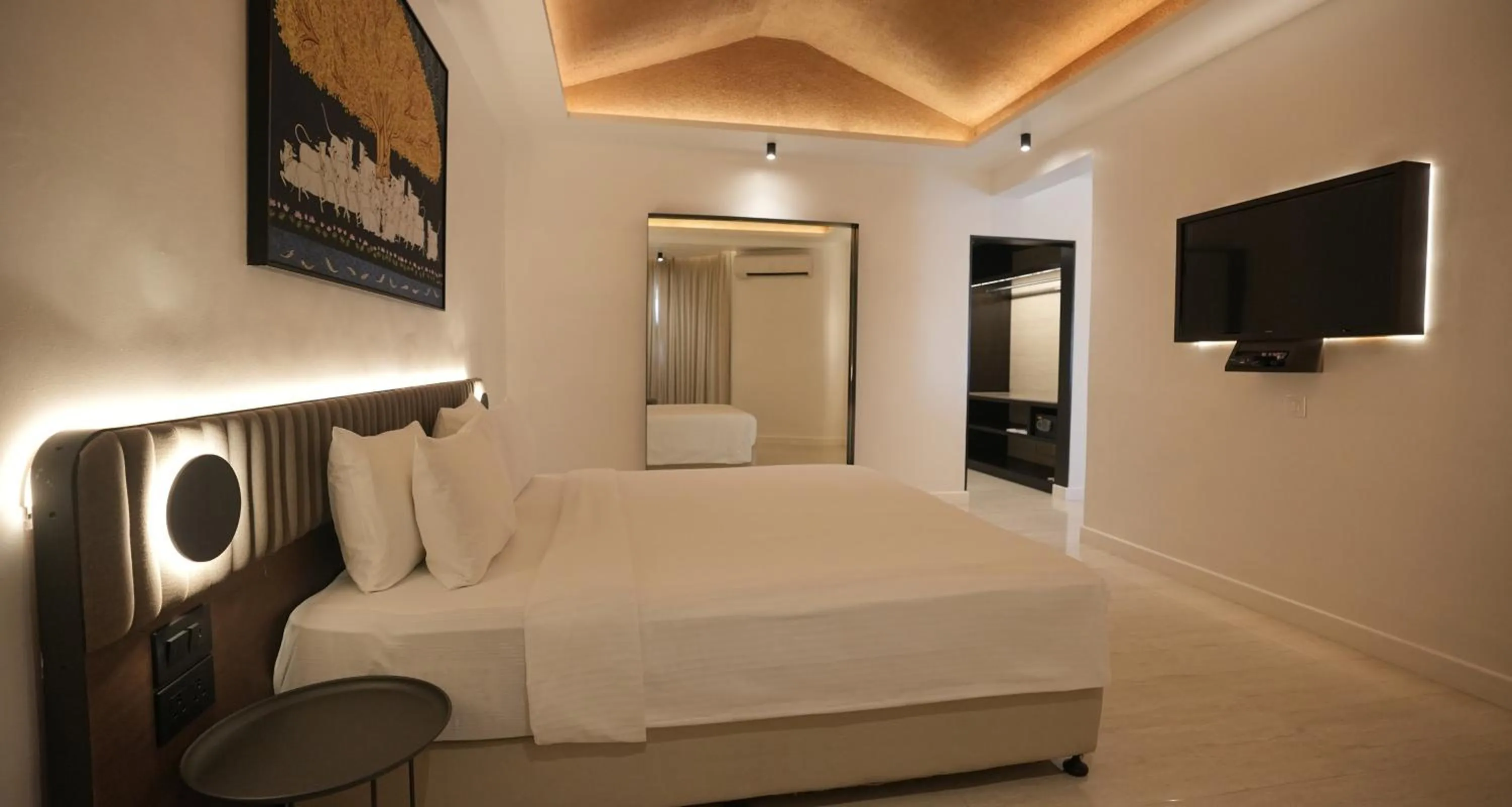 Bed in Best Western Resort Country Club