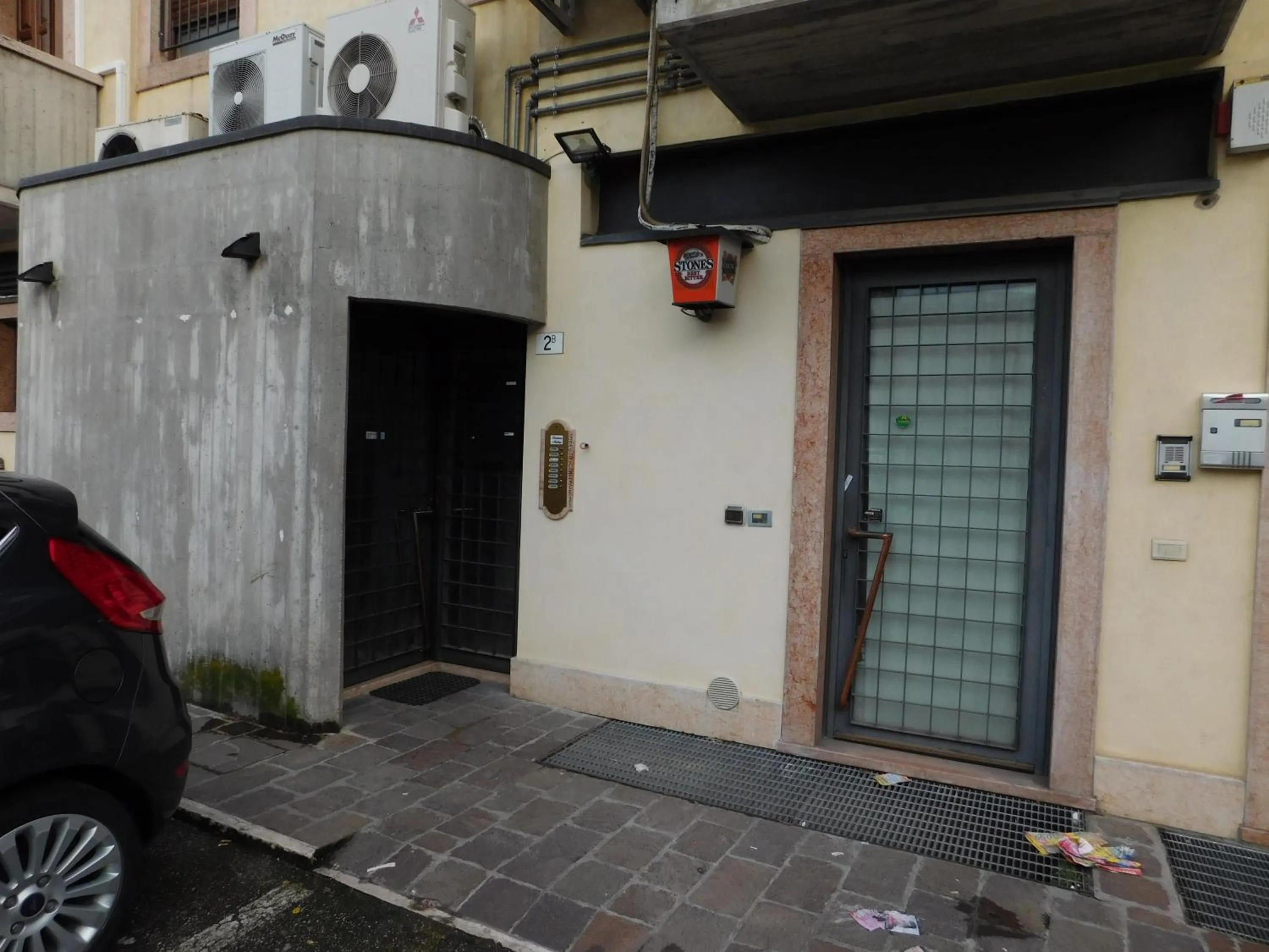 Facade/entrance in Residenza Meeting