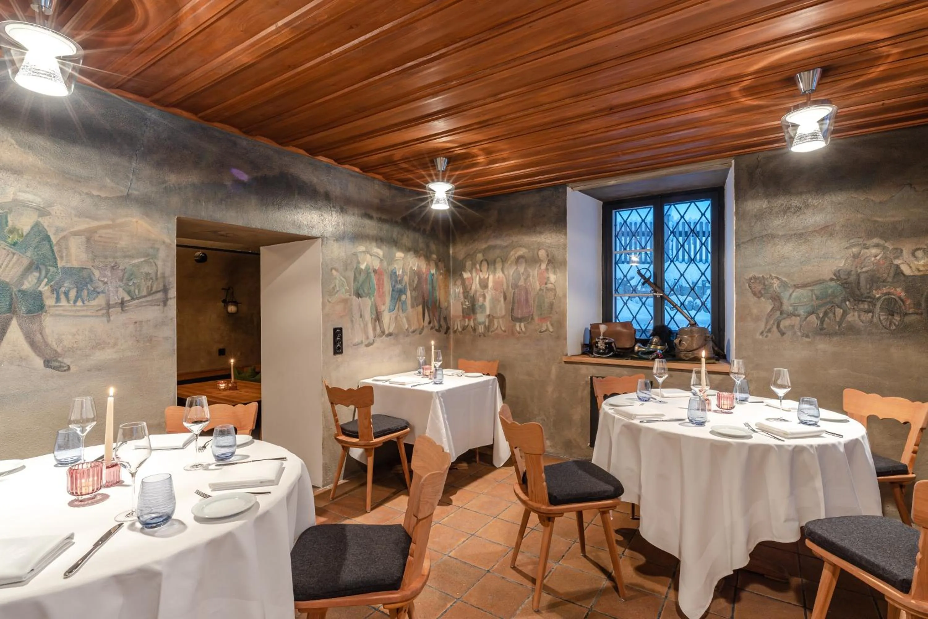 Restaurant/places to eat in Hotel Piz Mitgel
