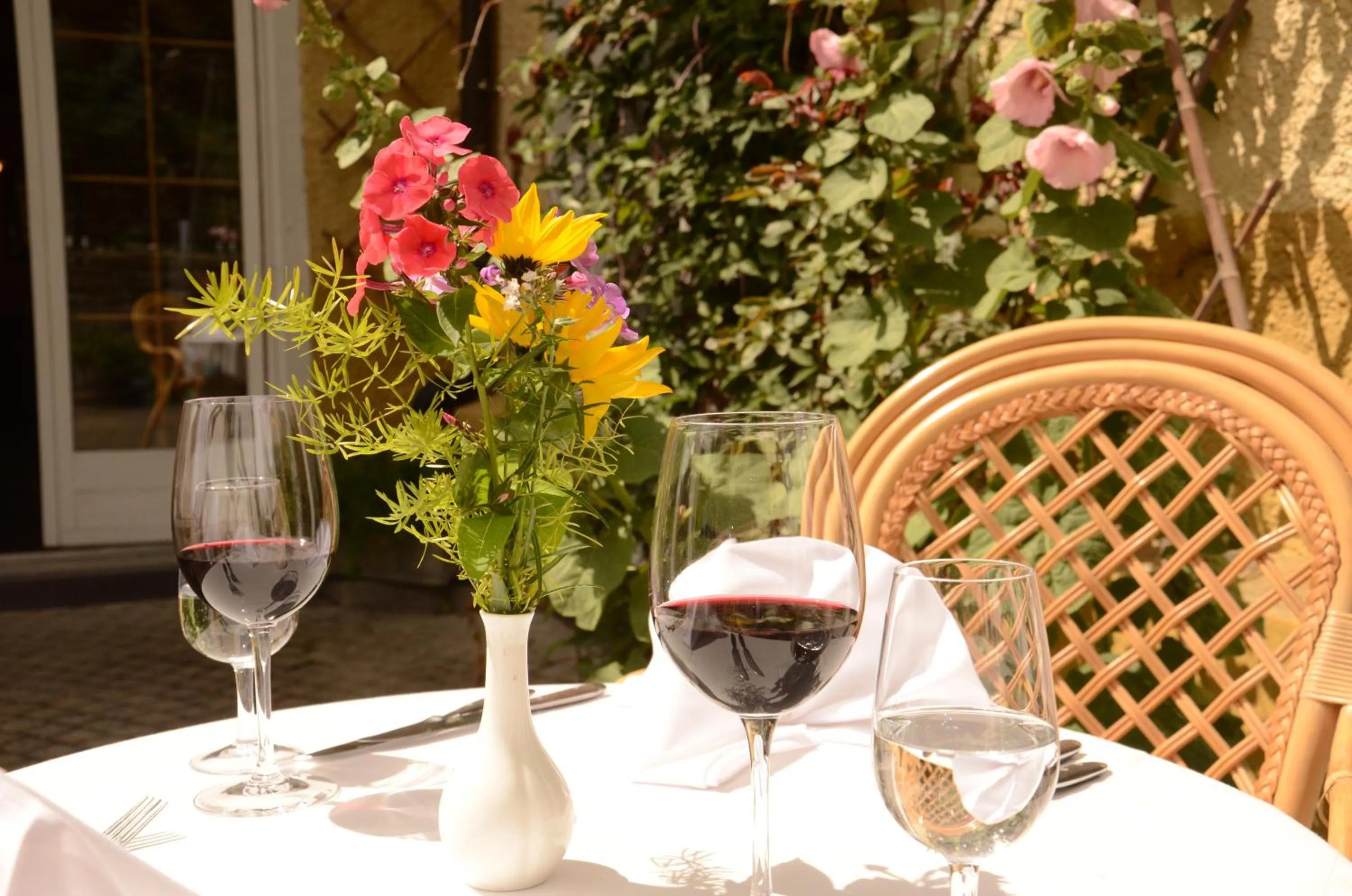 Restaurant/places to eat in Hotel Piz Mitgel