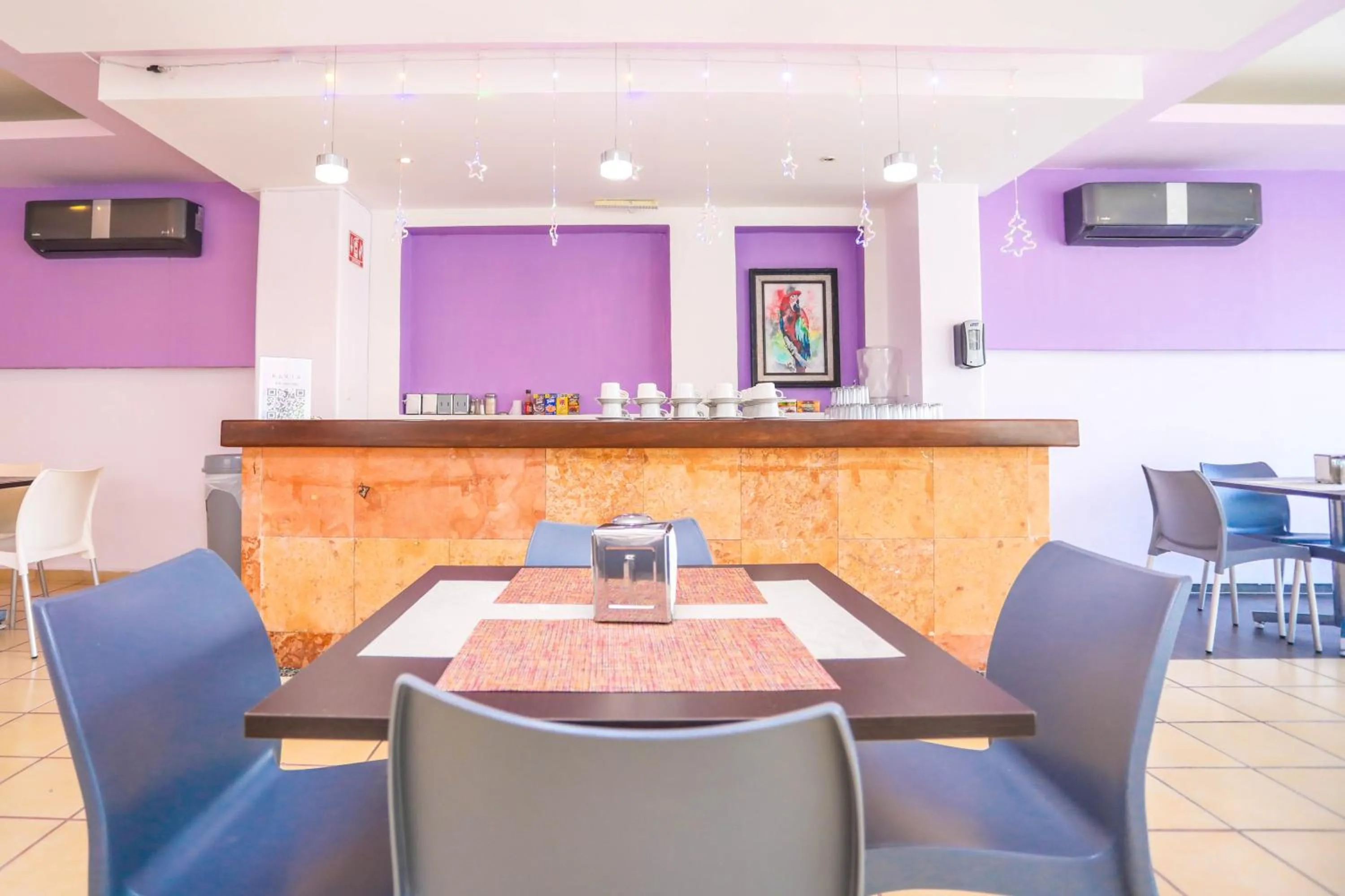 Restaurant/places to eat in Hotel Kavia