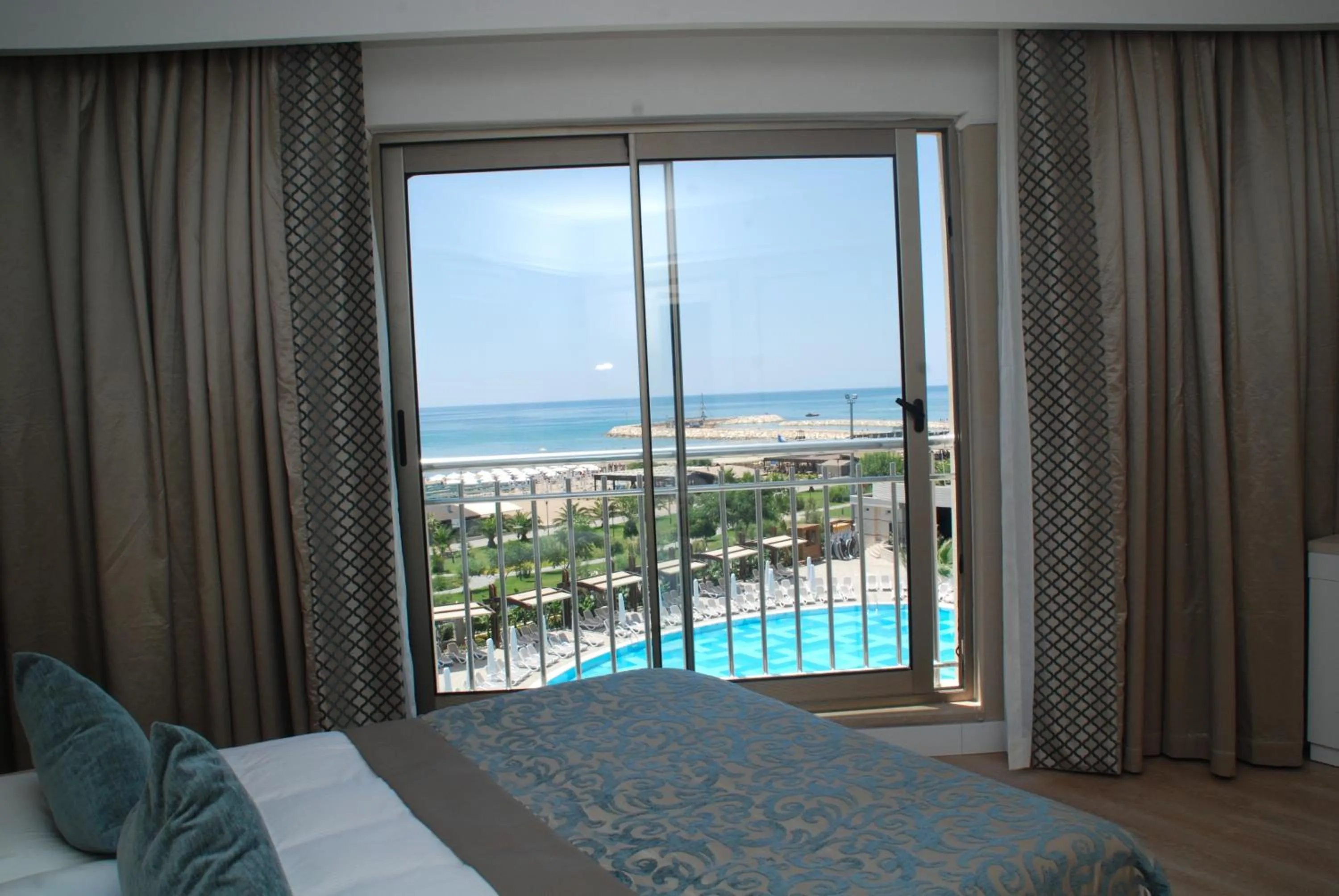 Sea view, Bed in Seamelia Beach Resort Hotel & SPA