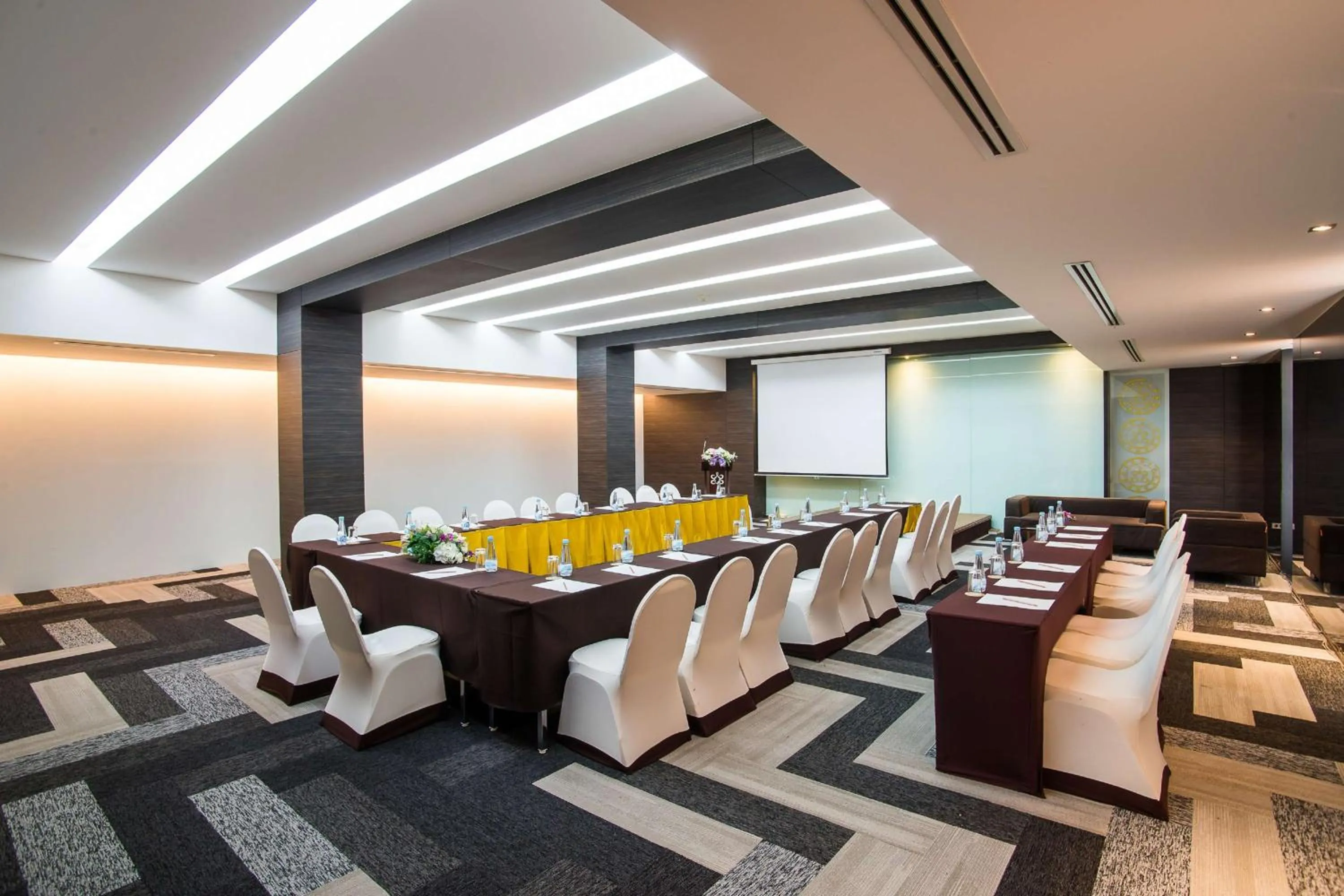 Meeting/conference room in Tawa Ravadee Resort Prachinburi, a member of WorldHotels Distinctive