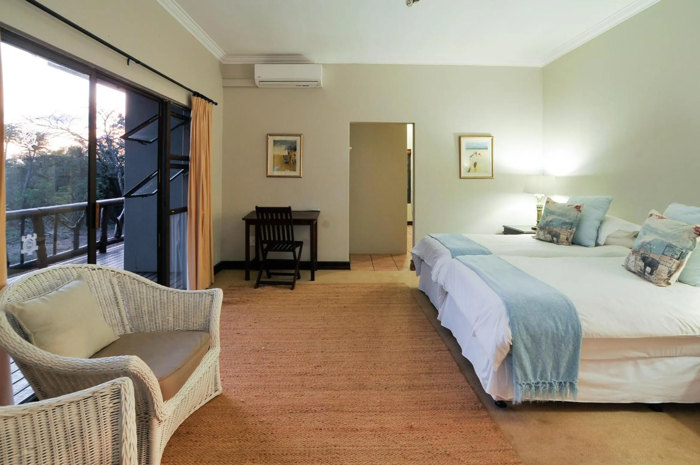 Day, Bed in Hluhluwe River Lodge