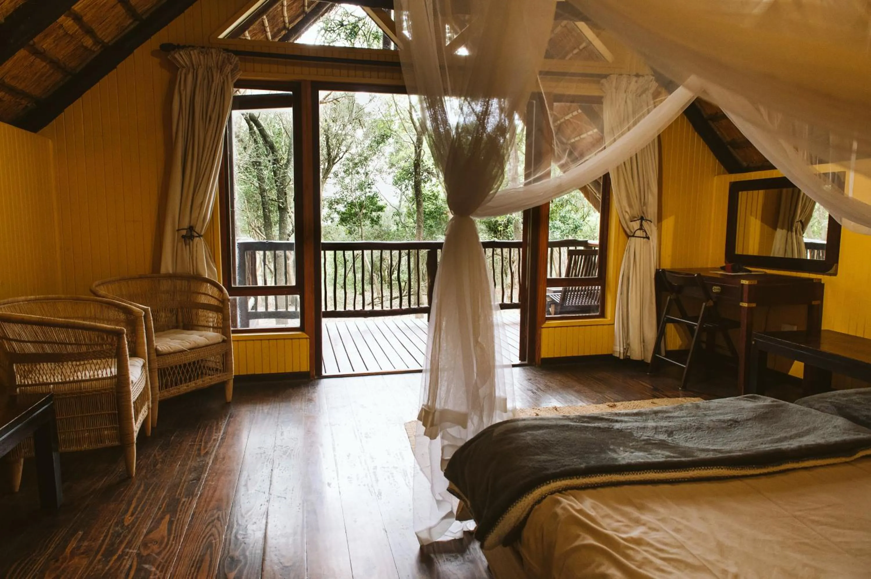 Balcony/Terrace, Bed in Hluhluwe River Lodge
