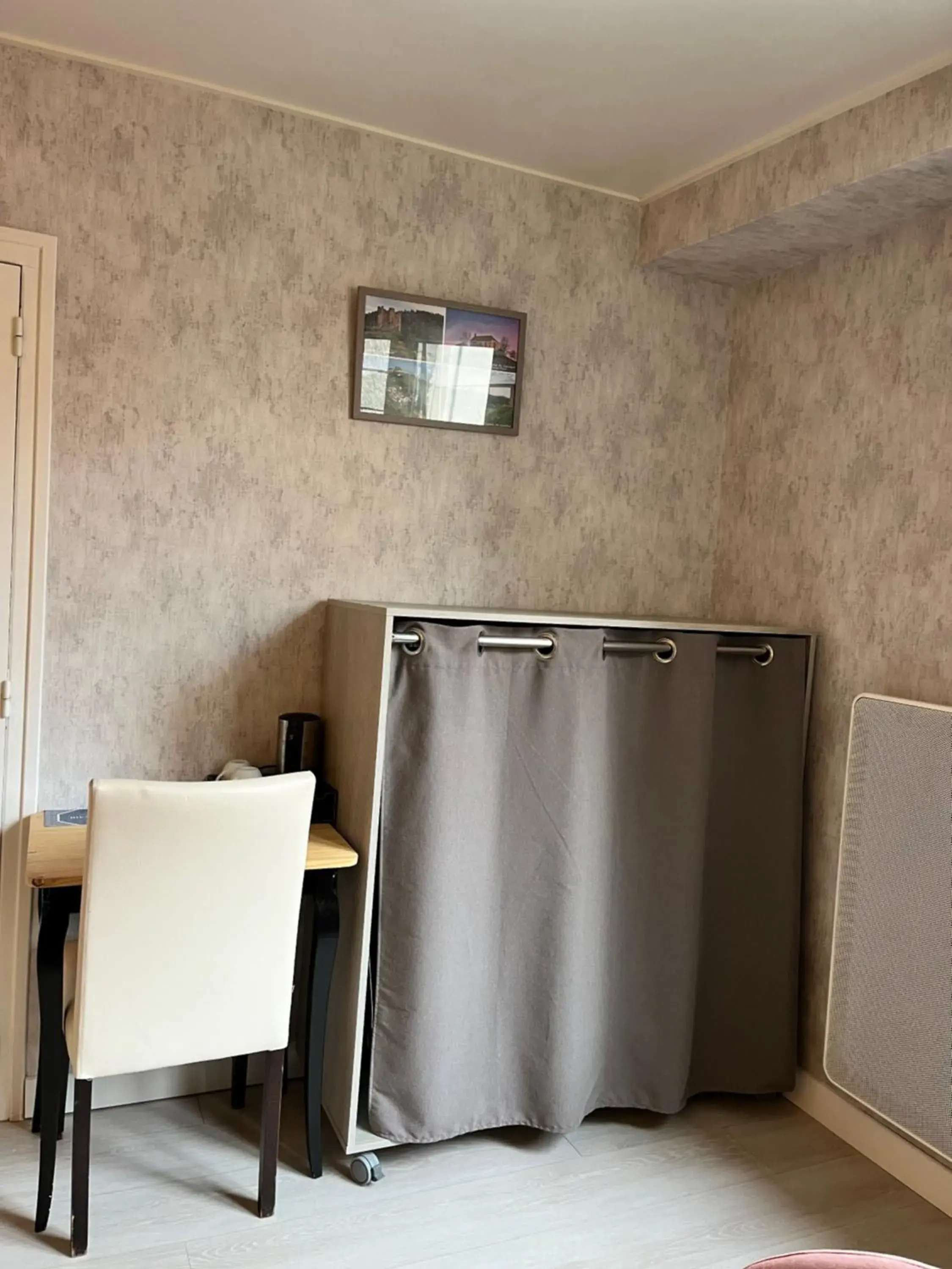 Superior King Room in Hotel du Nord - Ville-Haute Superior King Room in Hotel du Nord - Ville-Haute