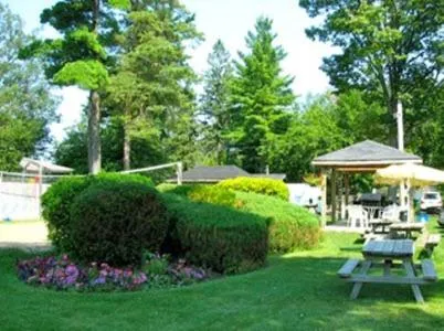 Garden in Wasaga Beach Inn And Cottages