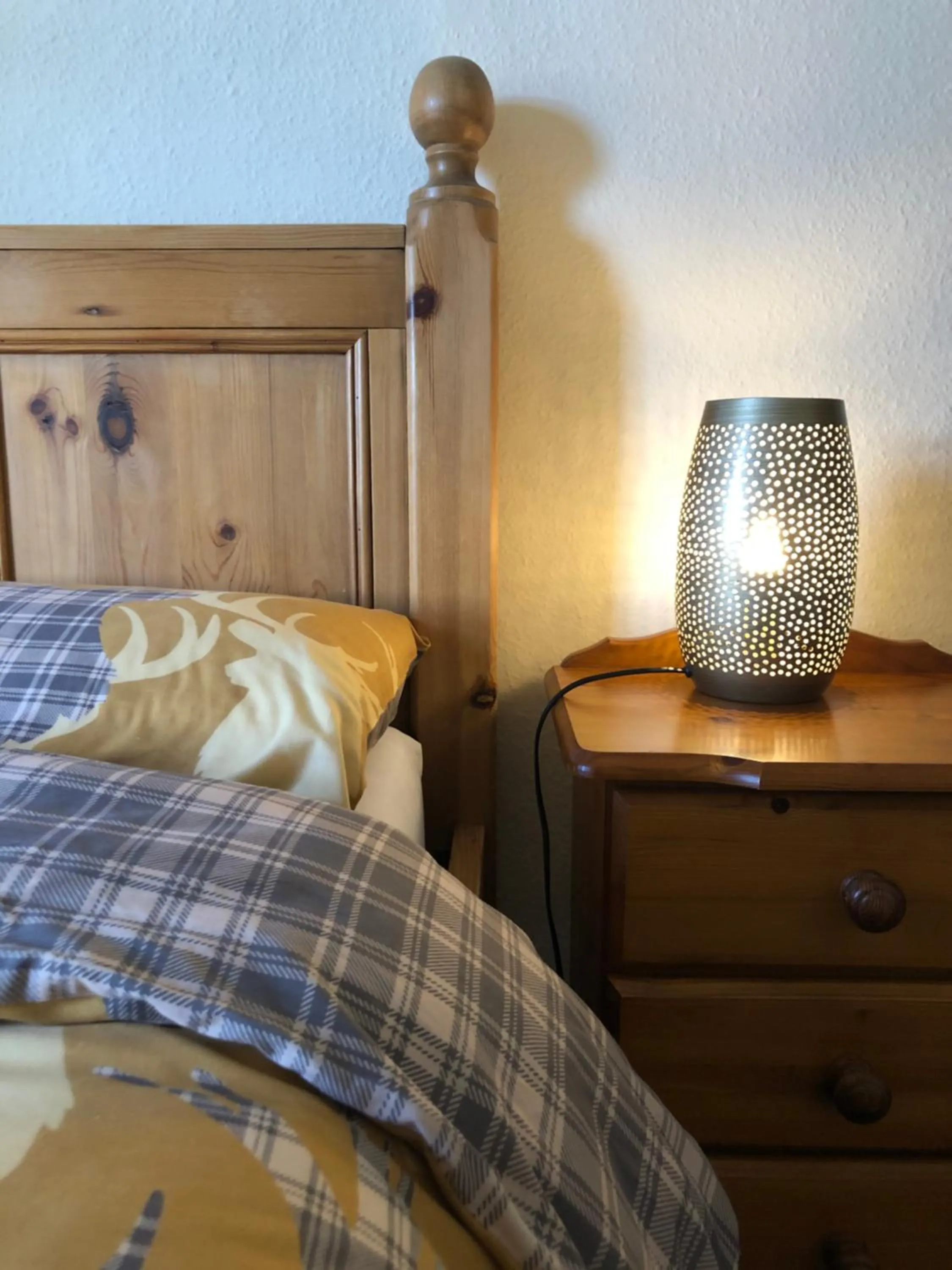 Bed in Ceilidh Cottage