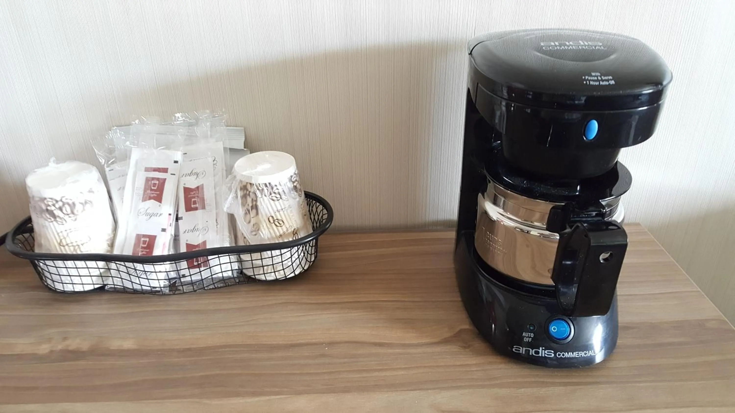 Drinks in AArtpark Hotel Inn at Lewsiton