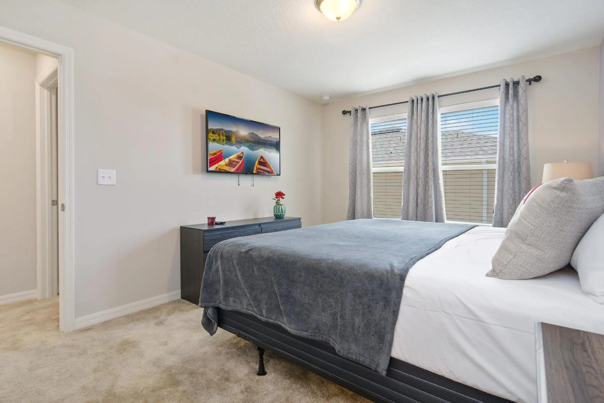 Bed in Four Bedroom w/ GameRoom 5152A