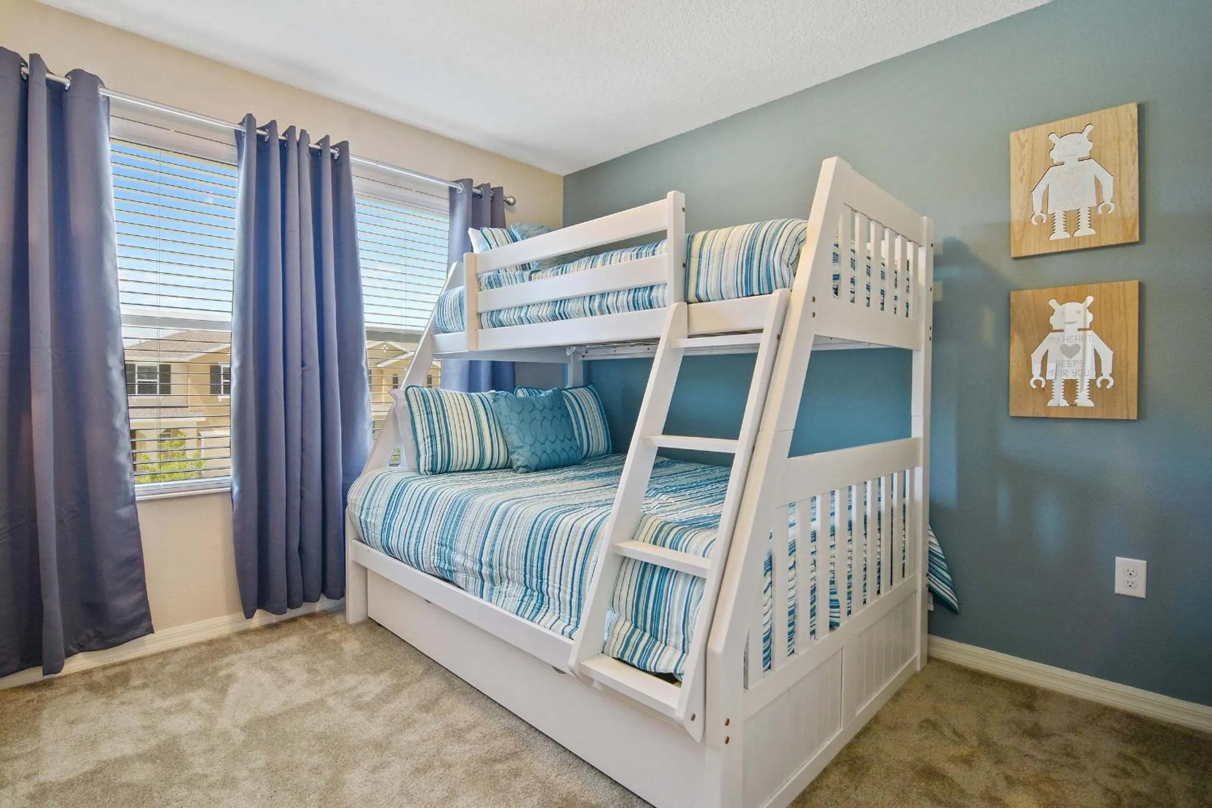 Bed in Four Bedroom w/ GameRoom 5152A