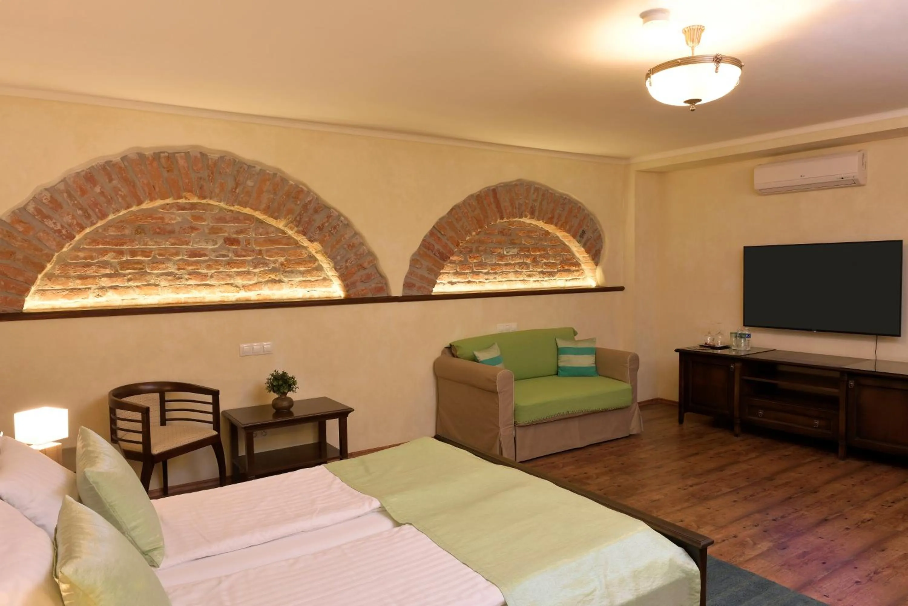 Photo of the whole room, Bed in La Fresca