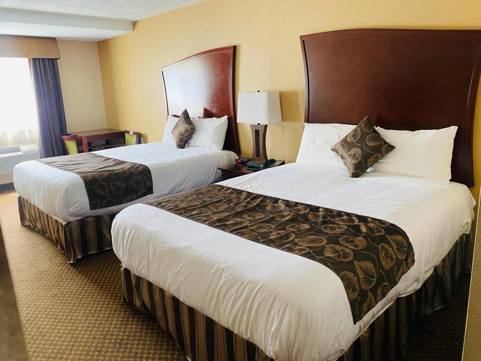 Property building, Bed in Luxury Inn