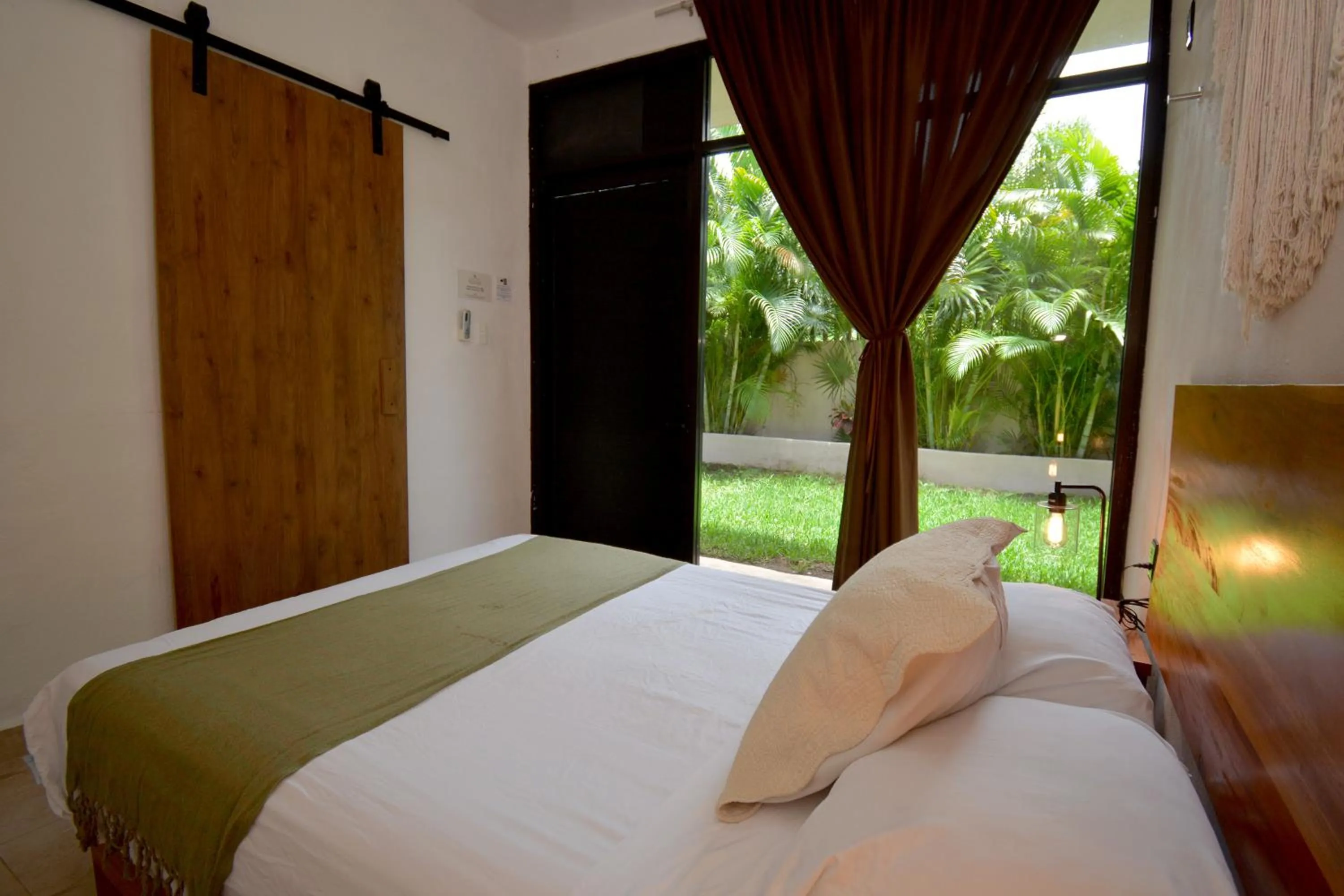 Bed in Casa Delia Hotel Downtown