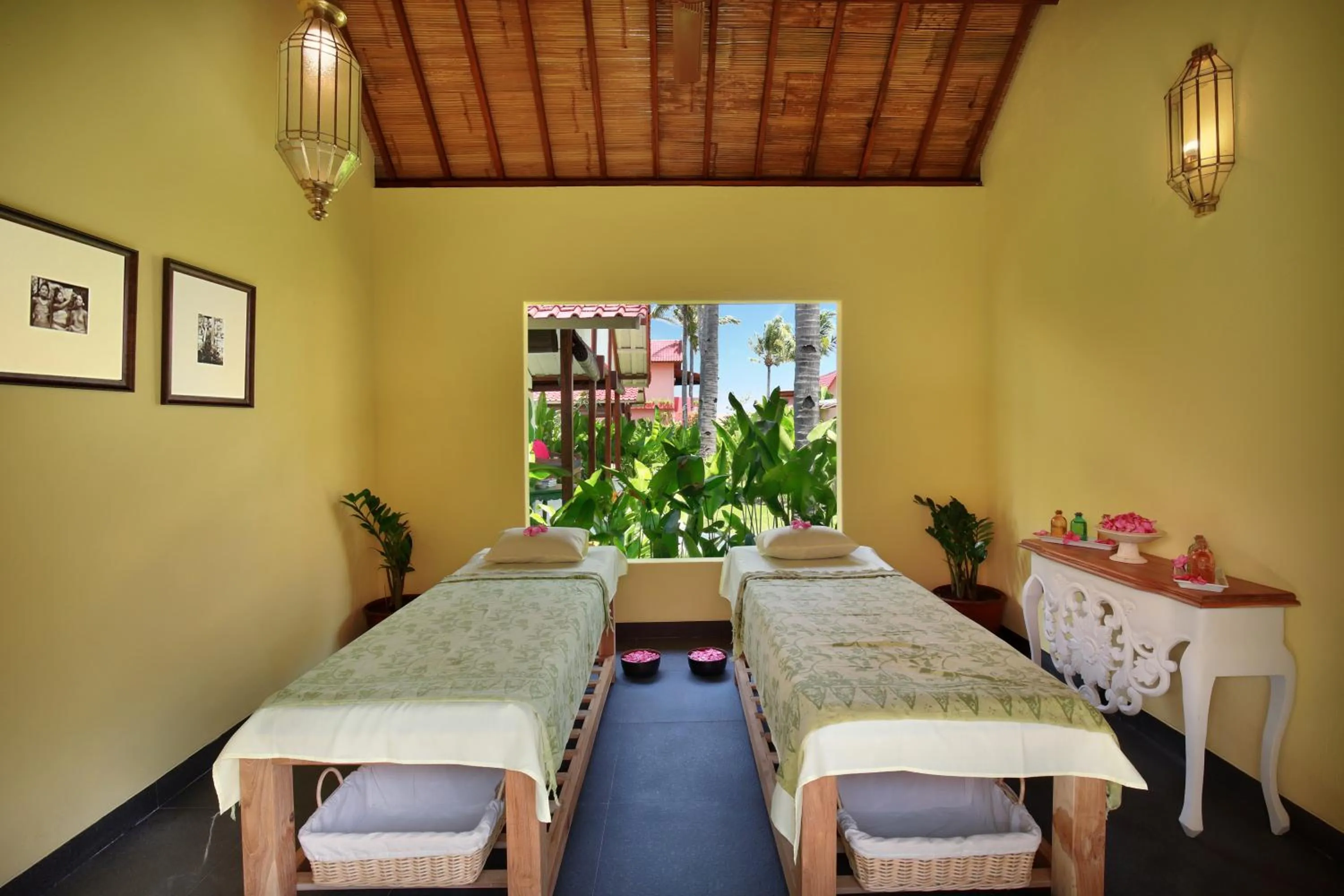 Massage in PinkCoco Gili Air - Constant Surprises & for Cool Adults Only