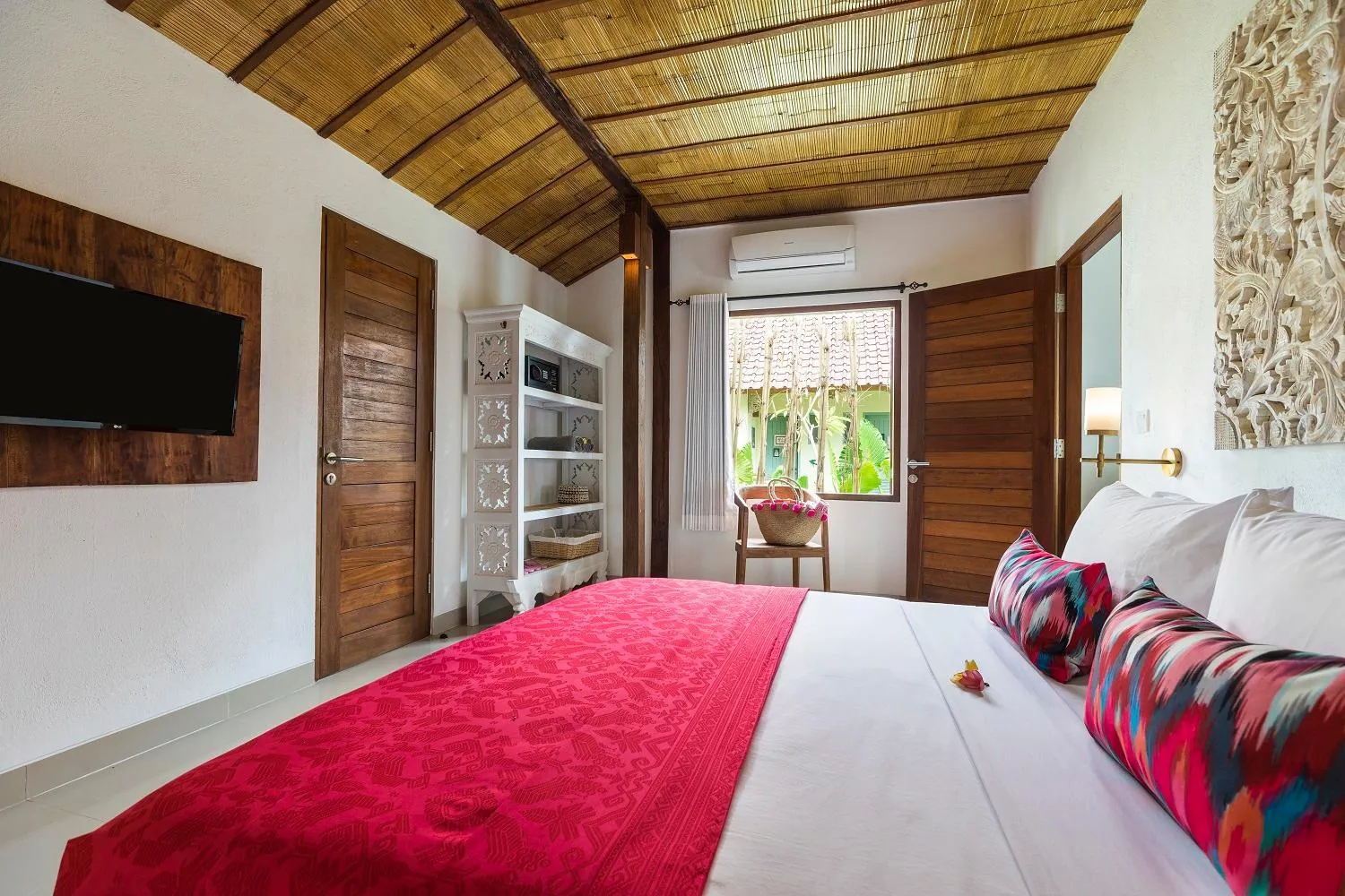 Bath, Bed in PinkCoco Gili Air - Constant Surprises & for Cool Adults Only