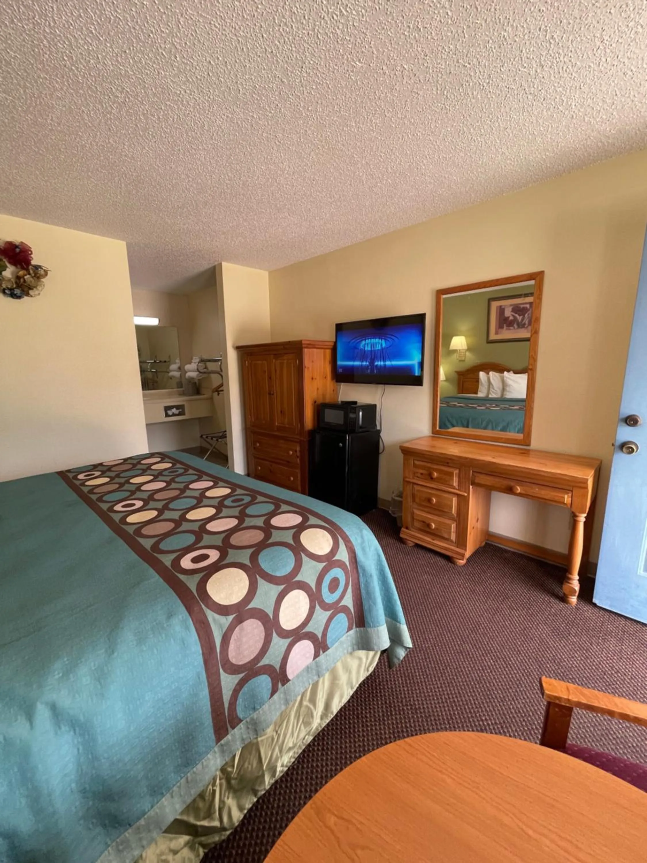 TV and multimedia, Bed in Executive Inn