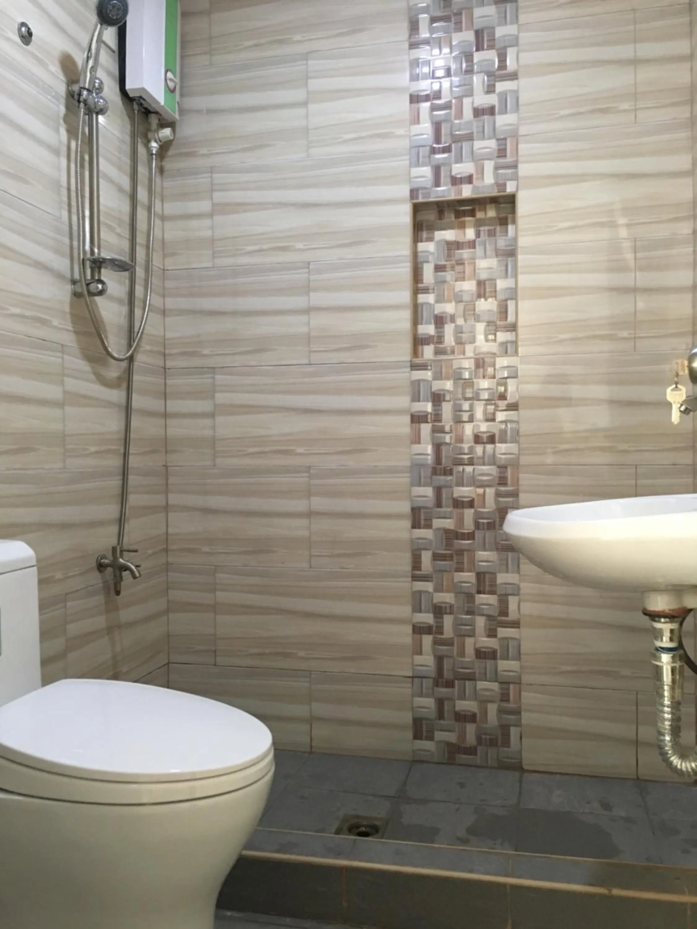 Shower in Beinte Singko de Marso Apartments