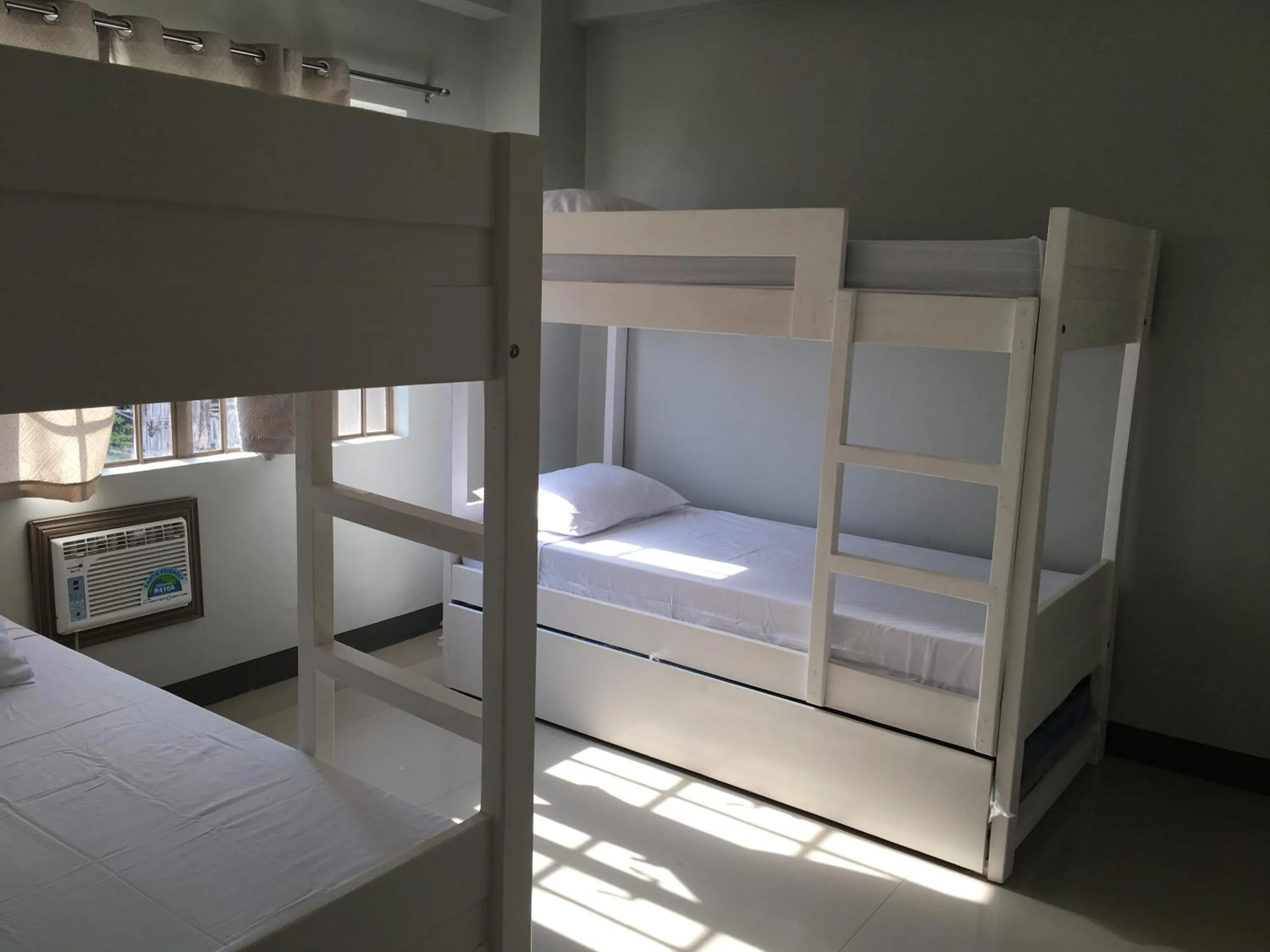 bunk bed, Bed in Beinte Singko de Marso Apartments
