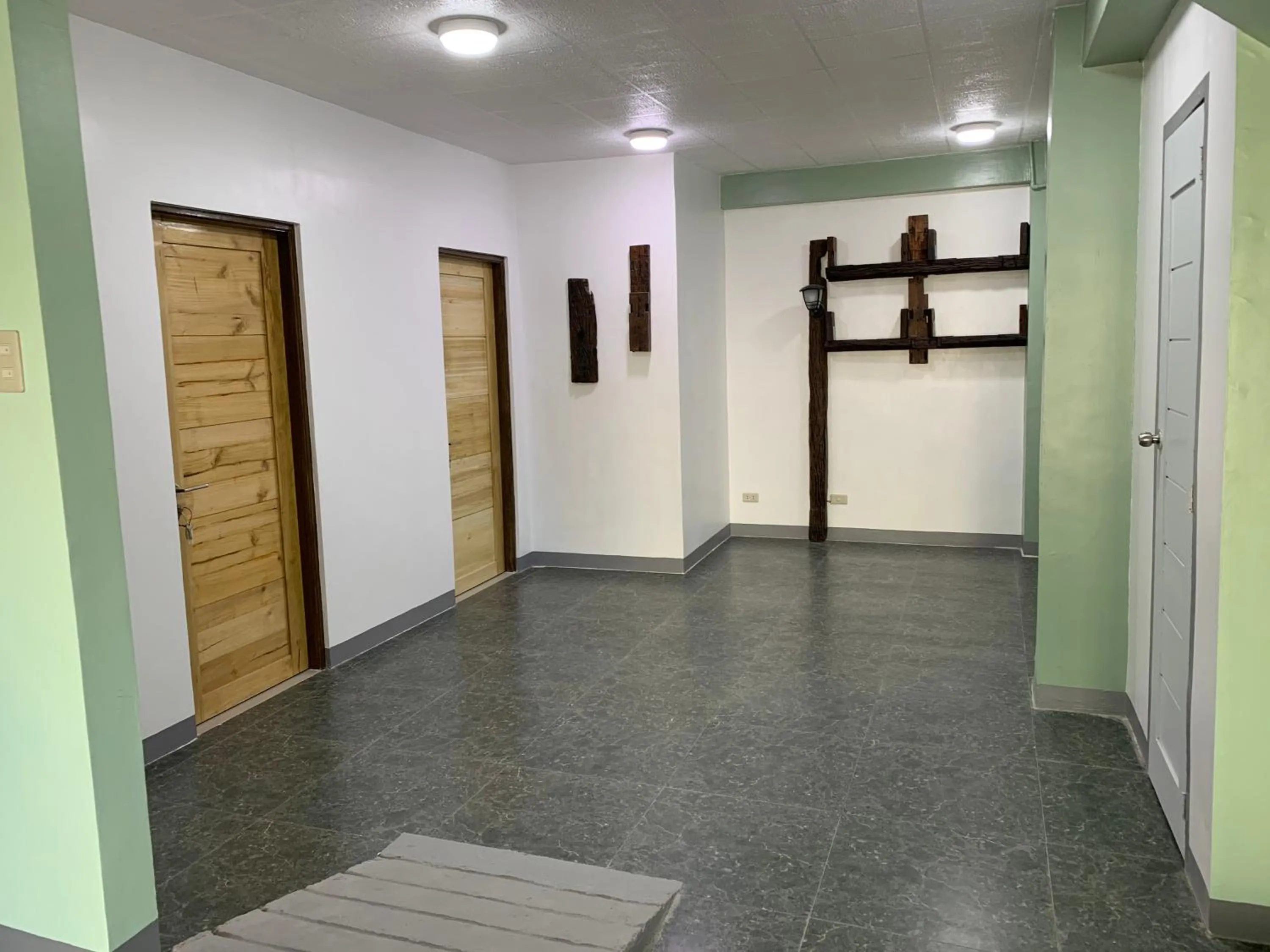 Beinte Singko de Marso Apartments