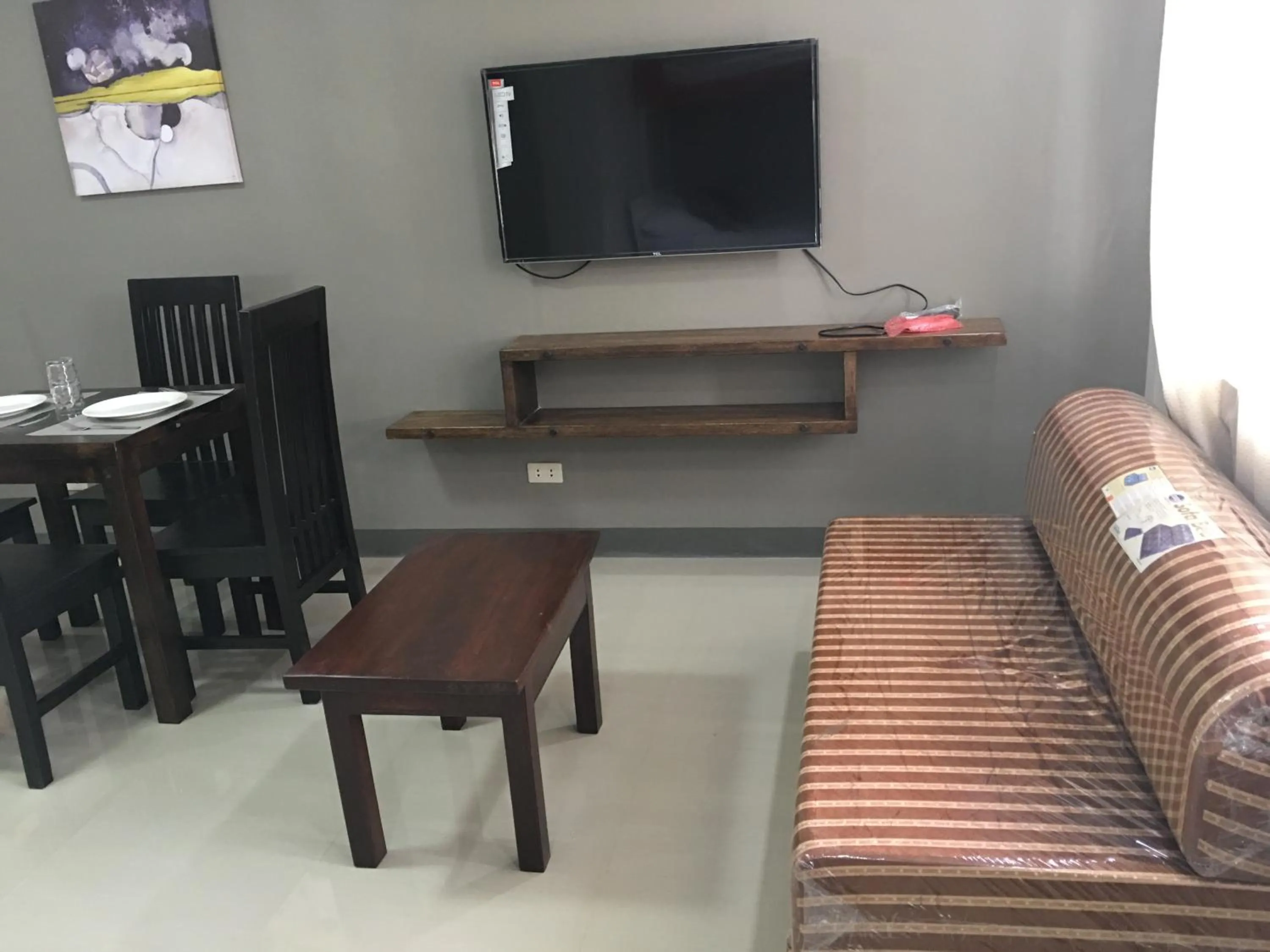 Living room in Beinte Singko de Marso Apartments