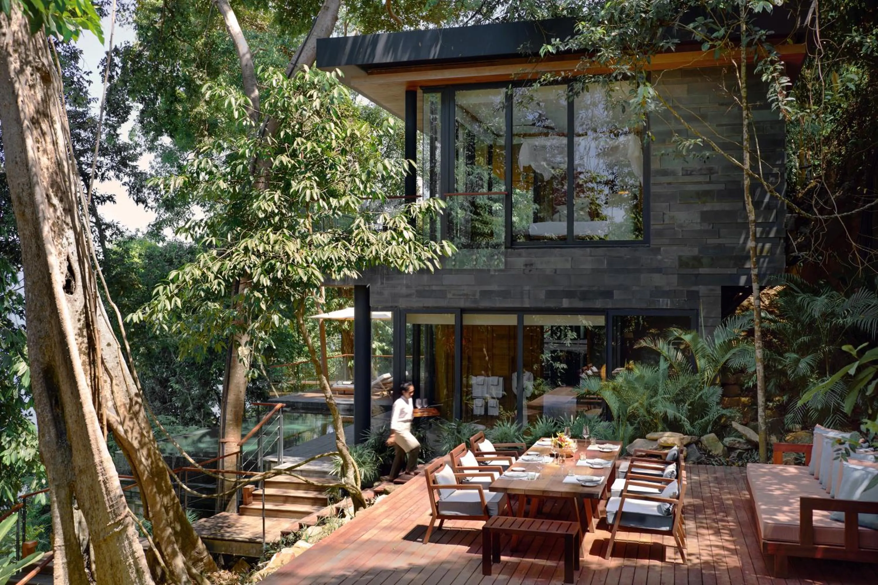 Restaurant/places to eat in Six Senses Krabey Island