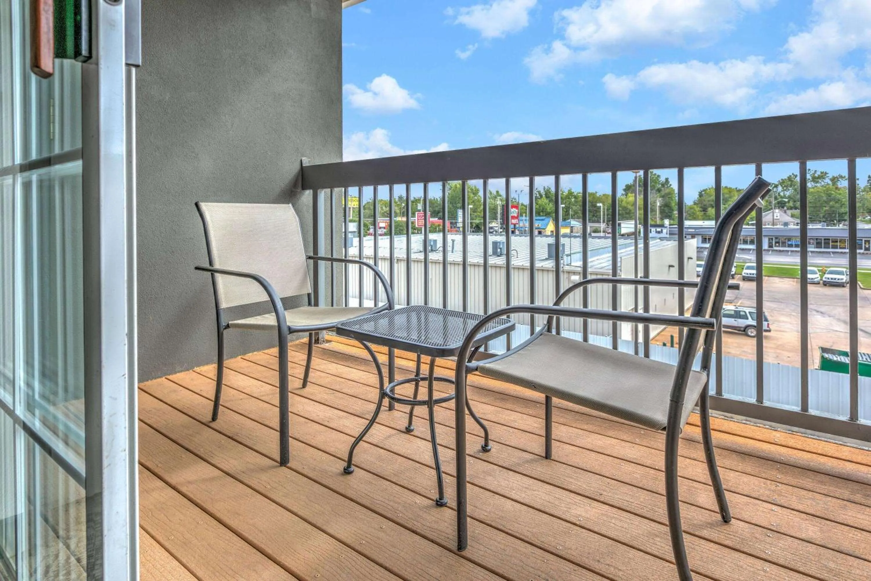 Balcony/Terrace in La Quinta by Wyndham Tulsa Airport / Expo Square