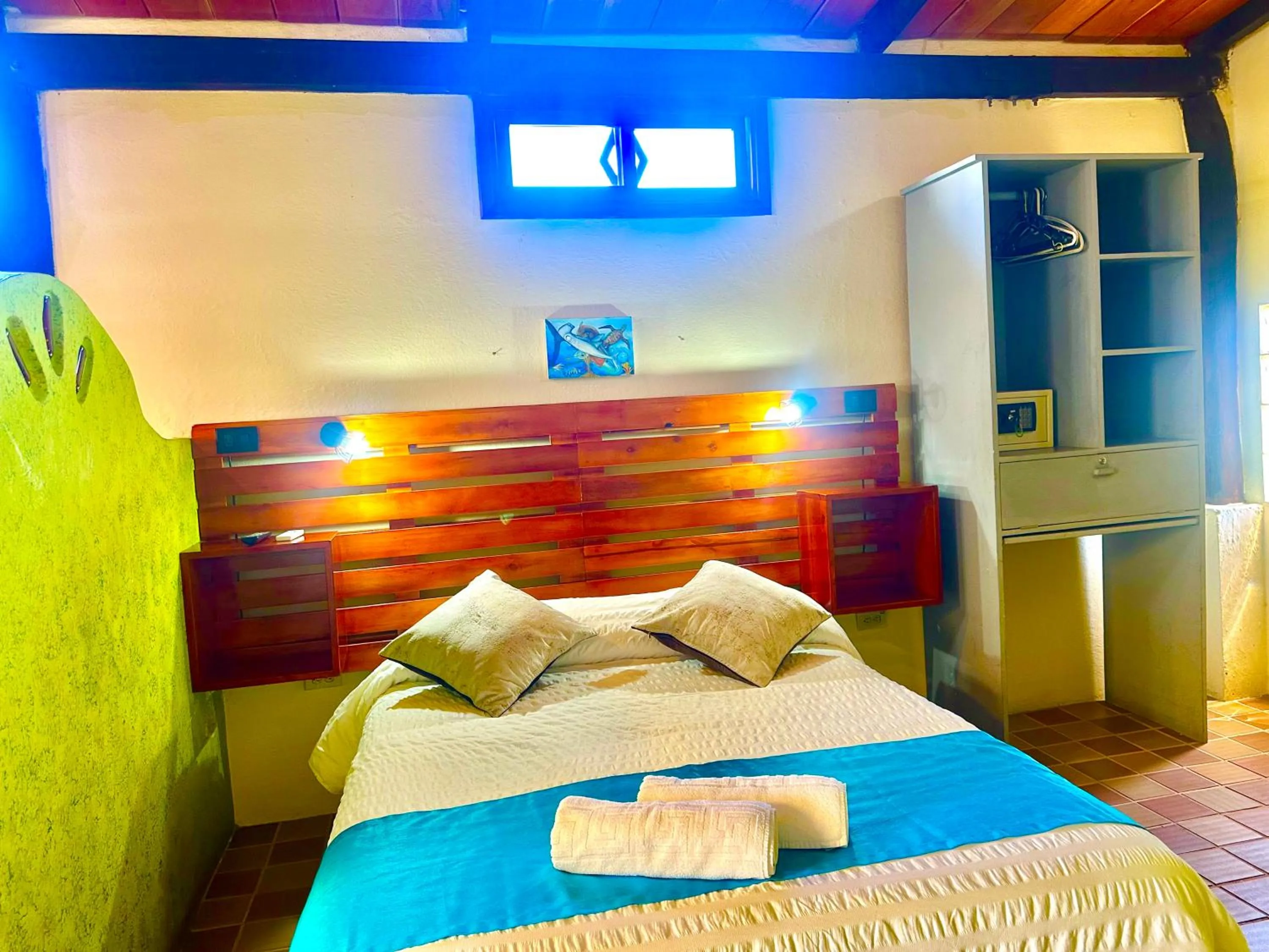 Photo of the whole room, Bed in Casa del Lago Lodging House